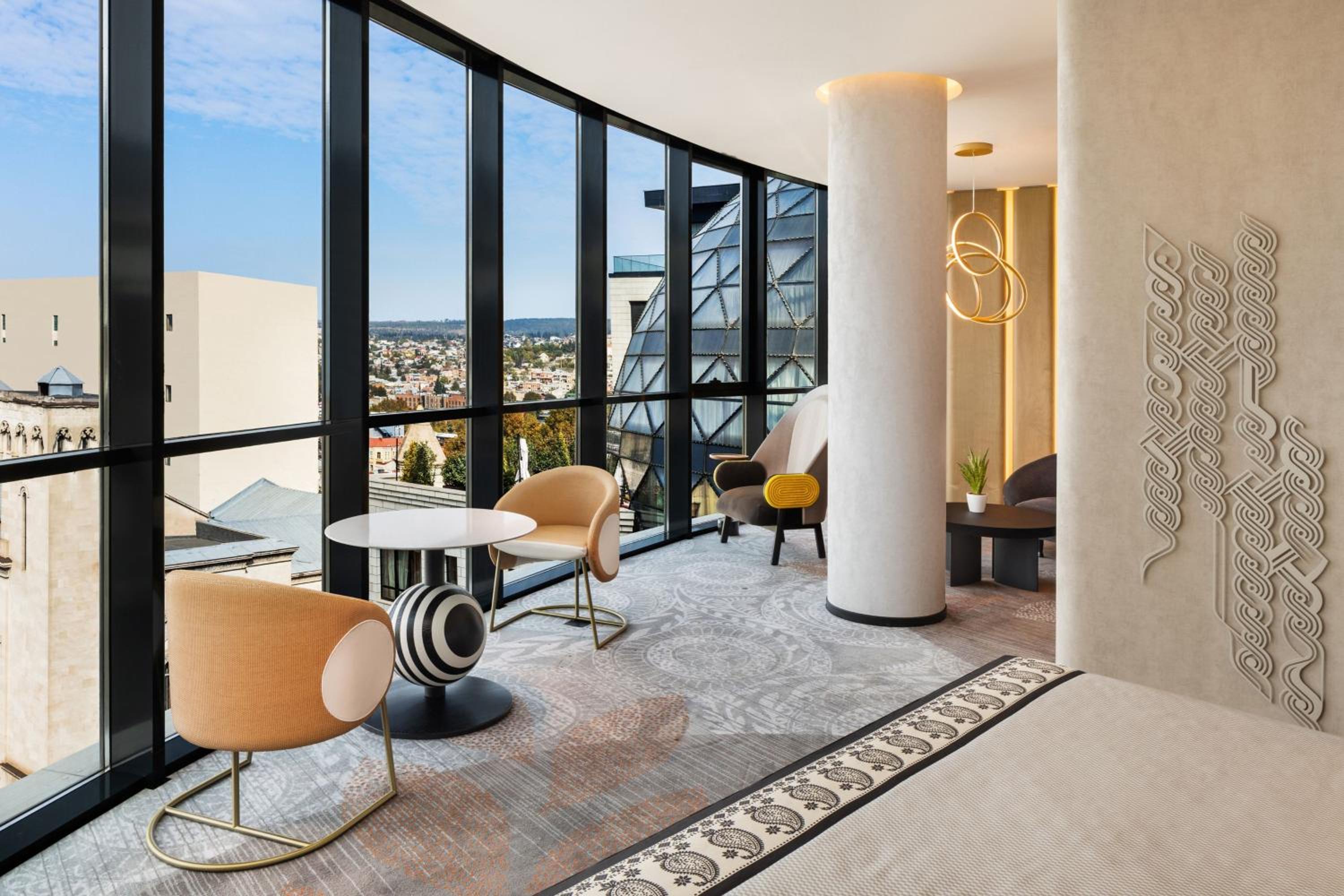 Club Suite - Executive Lounge Access