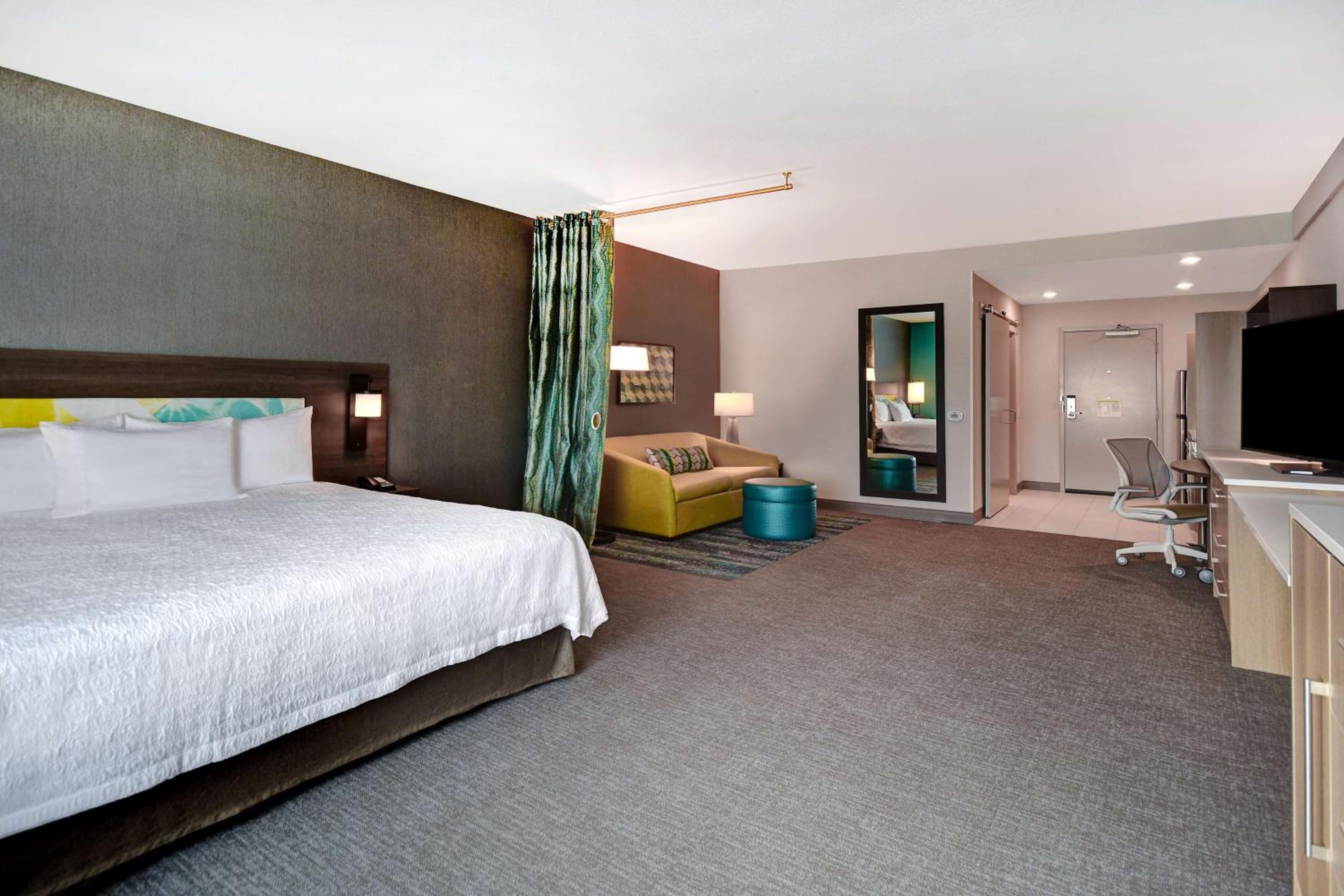 King Studio Suite - Non-Smoking