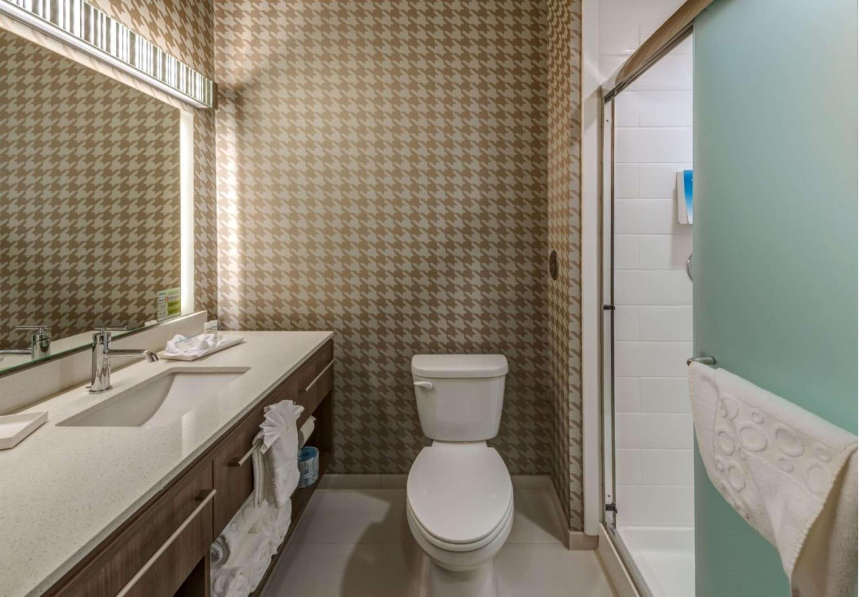 Queen Studio with Two Queen Beds - Non-Smoking