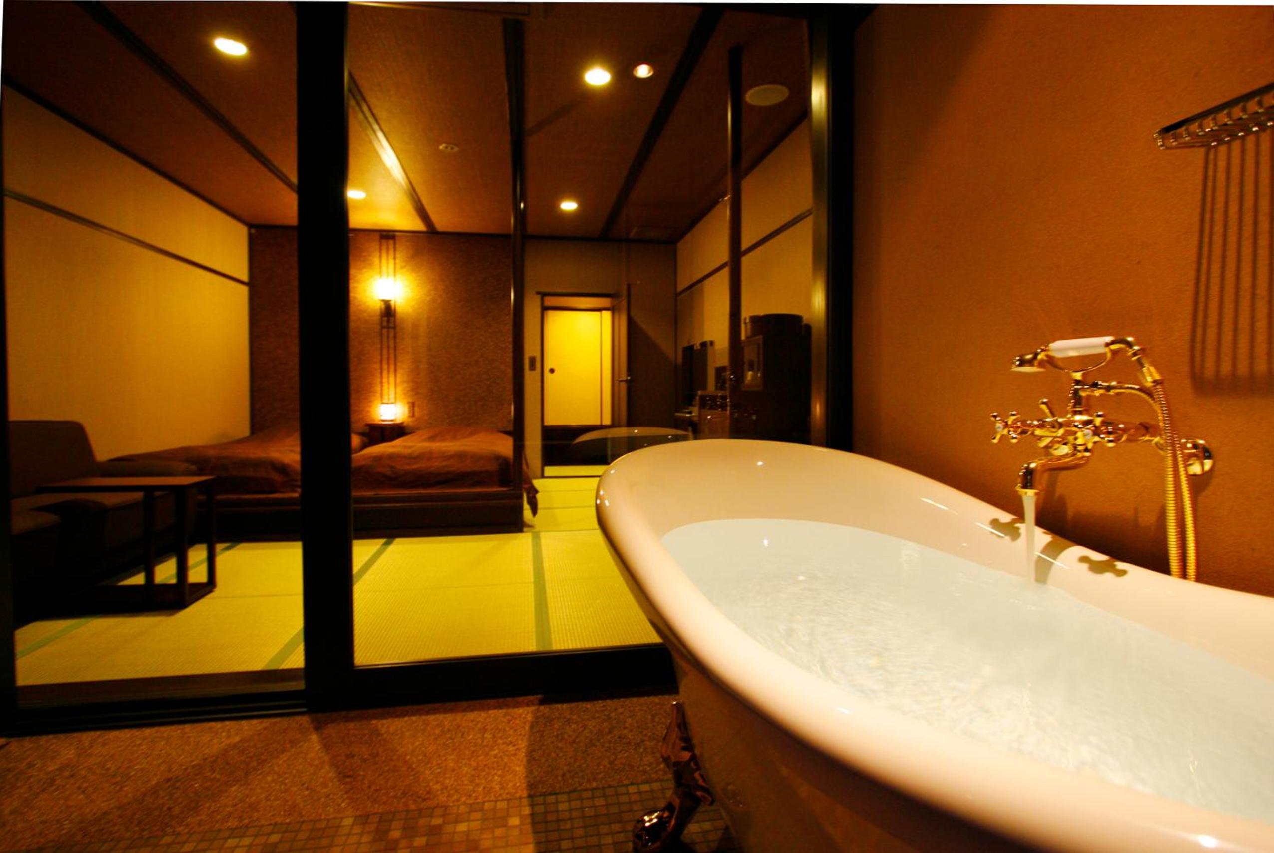 Superior Twin Room with Private Bathroom