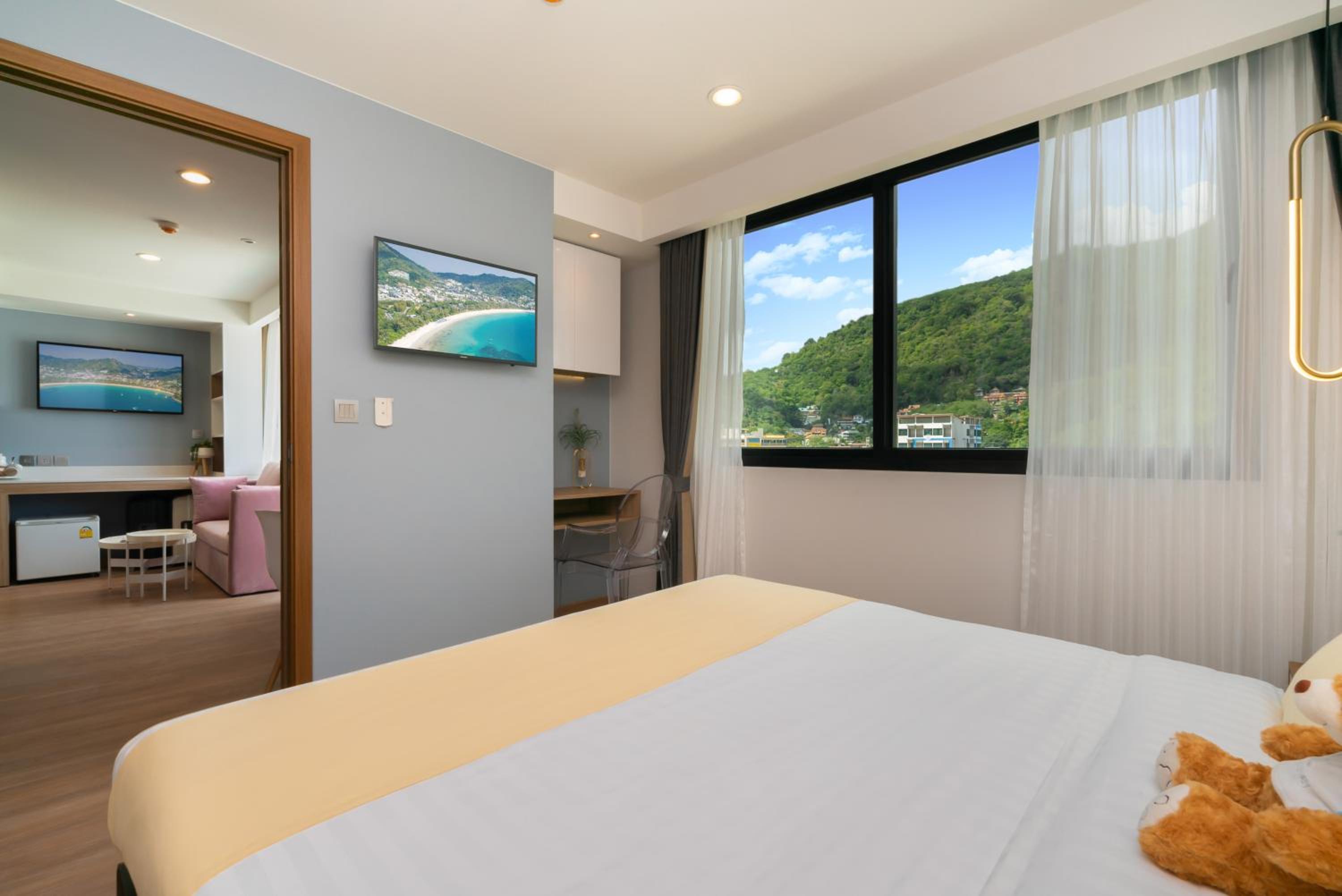 One Bedroom Deluxe Mountain View