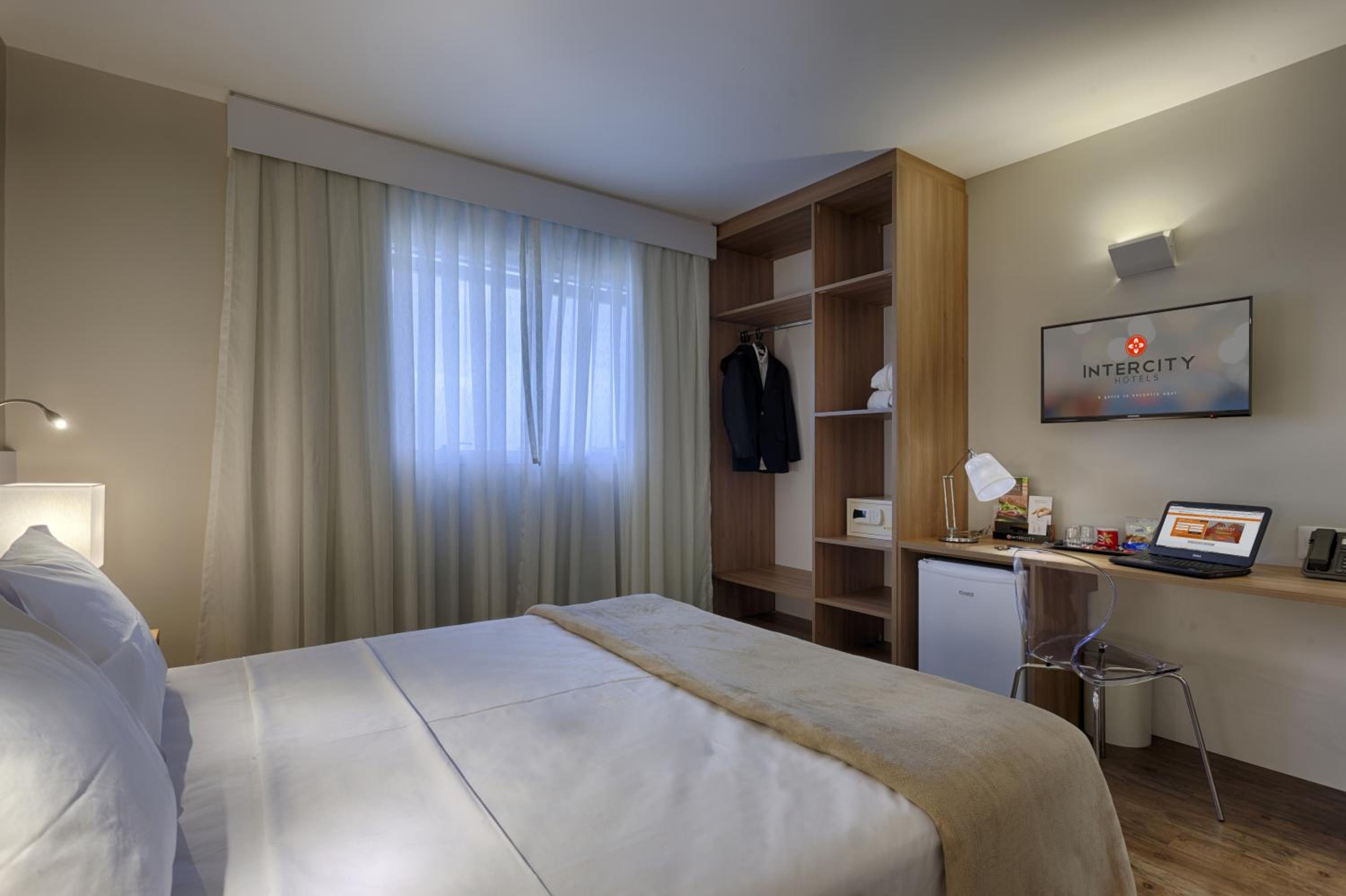 Standard Double Room with Queen Bed