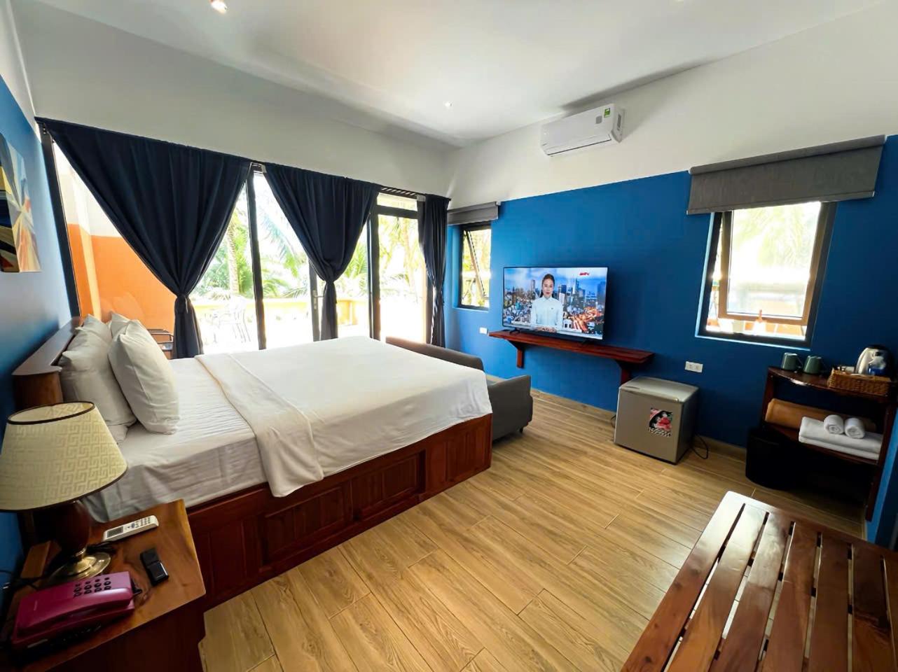 Deluxe Suite with Sea View