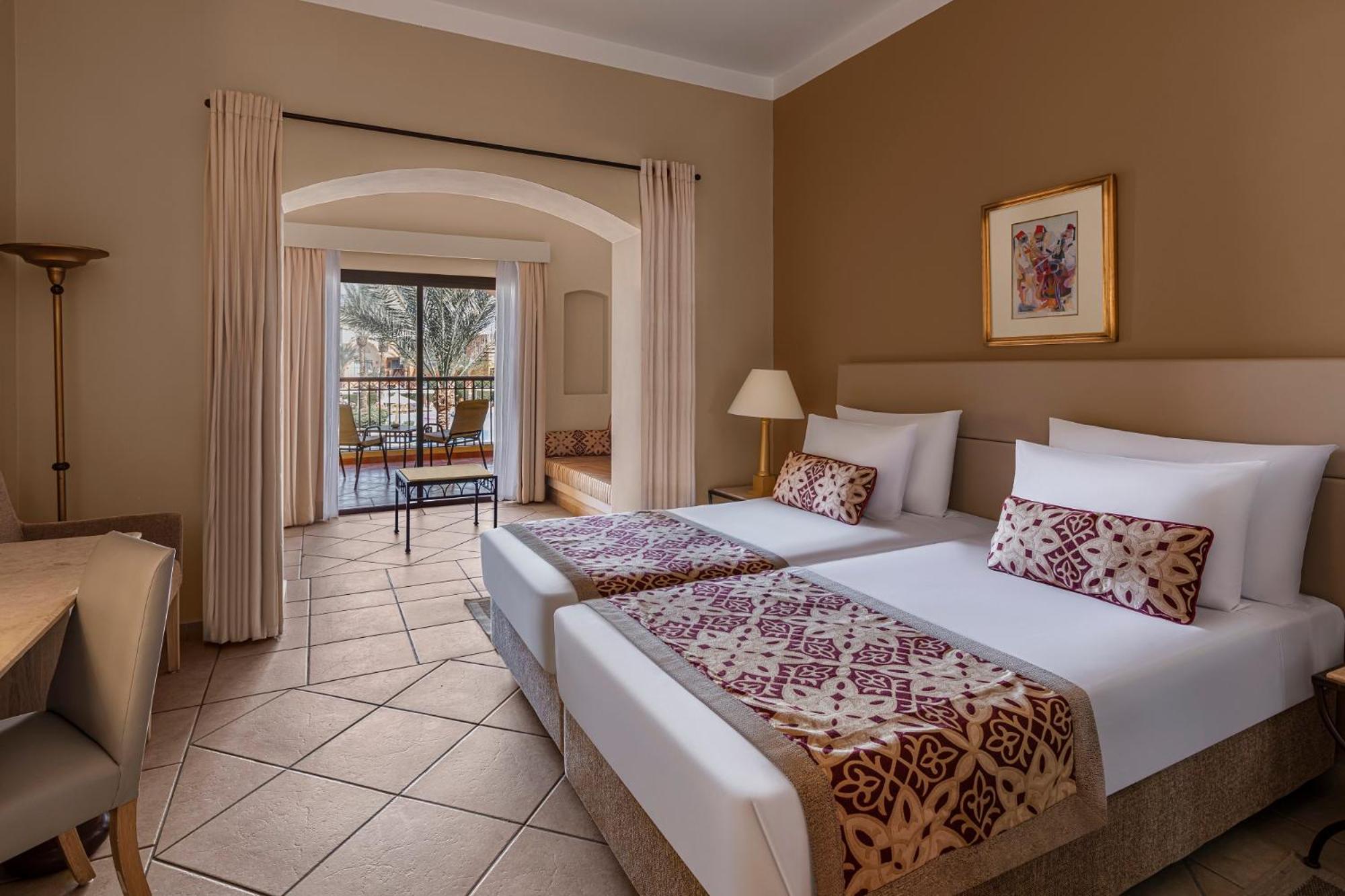 Family Deluxe, Twin beds, Garden View