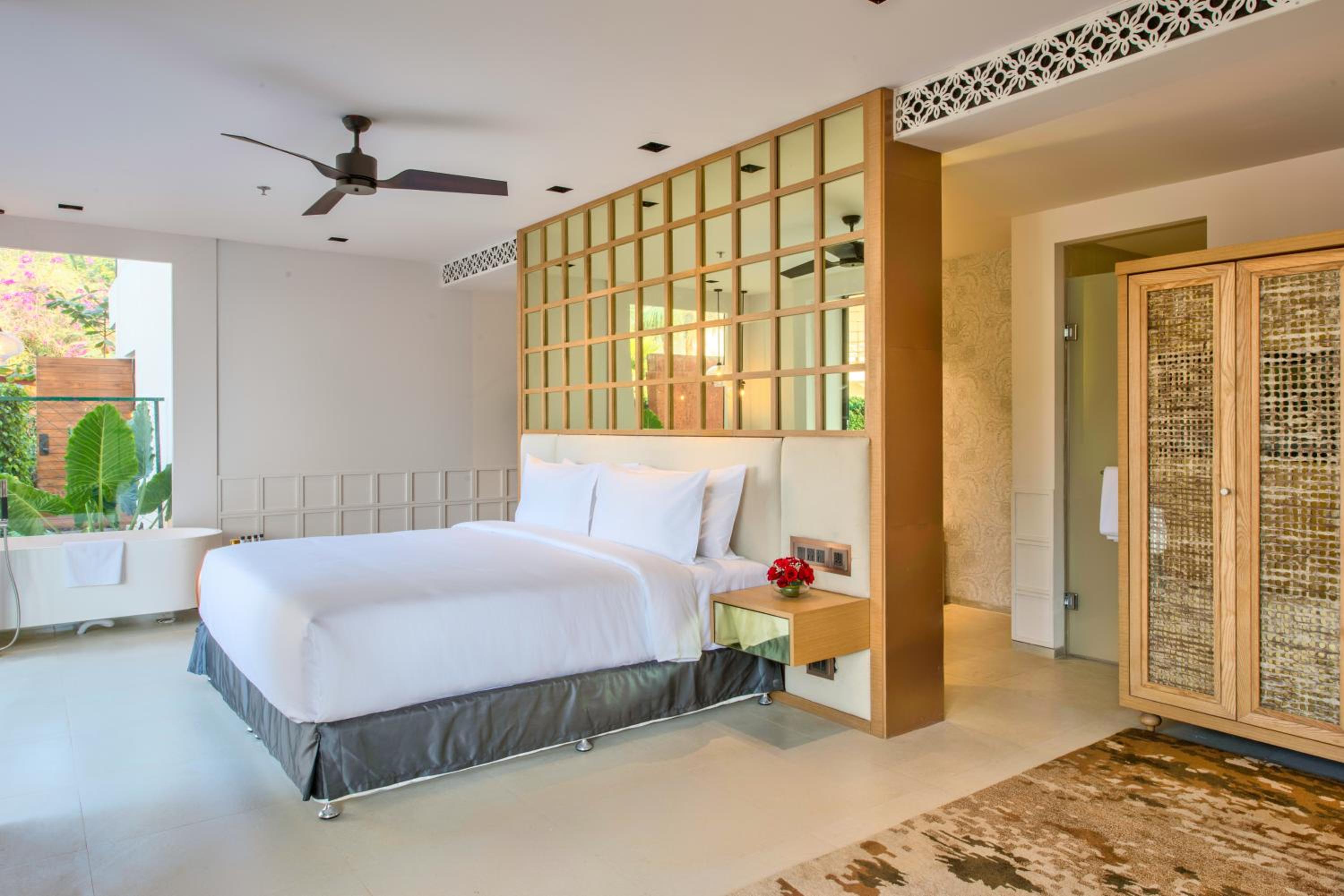 Deluxe Pool Villa with Private Pool - 20% discount on Spa & Laundry, Butler Service and All day breakfast (7 am to 7 pm) at La Concha