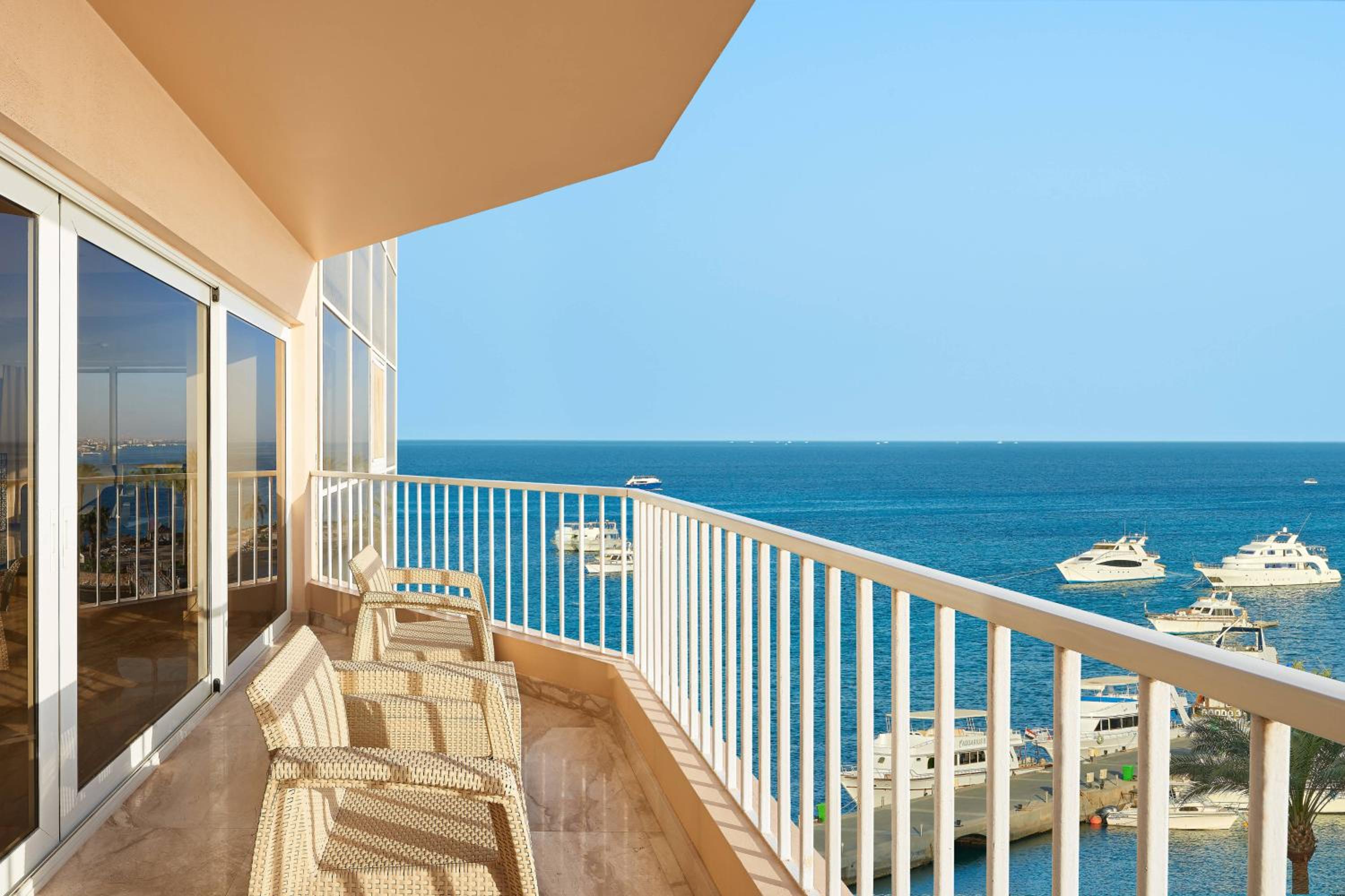 One-Bedroom Neptune King Suite with Balcony and Sea View