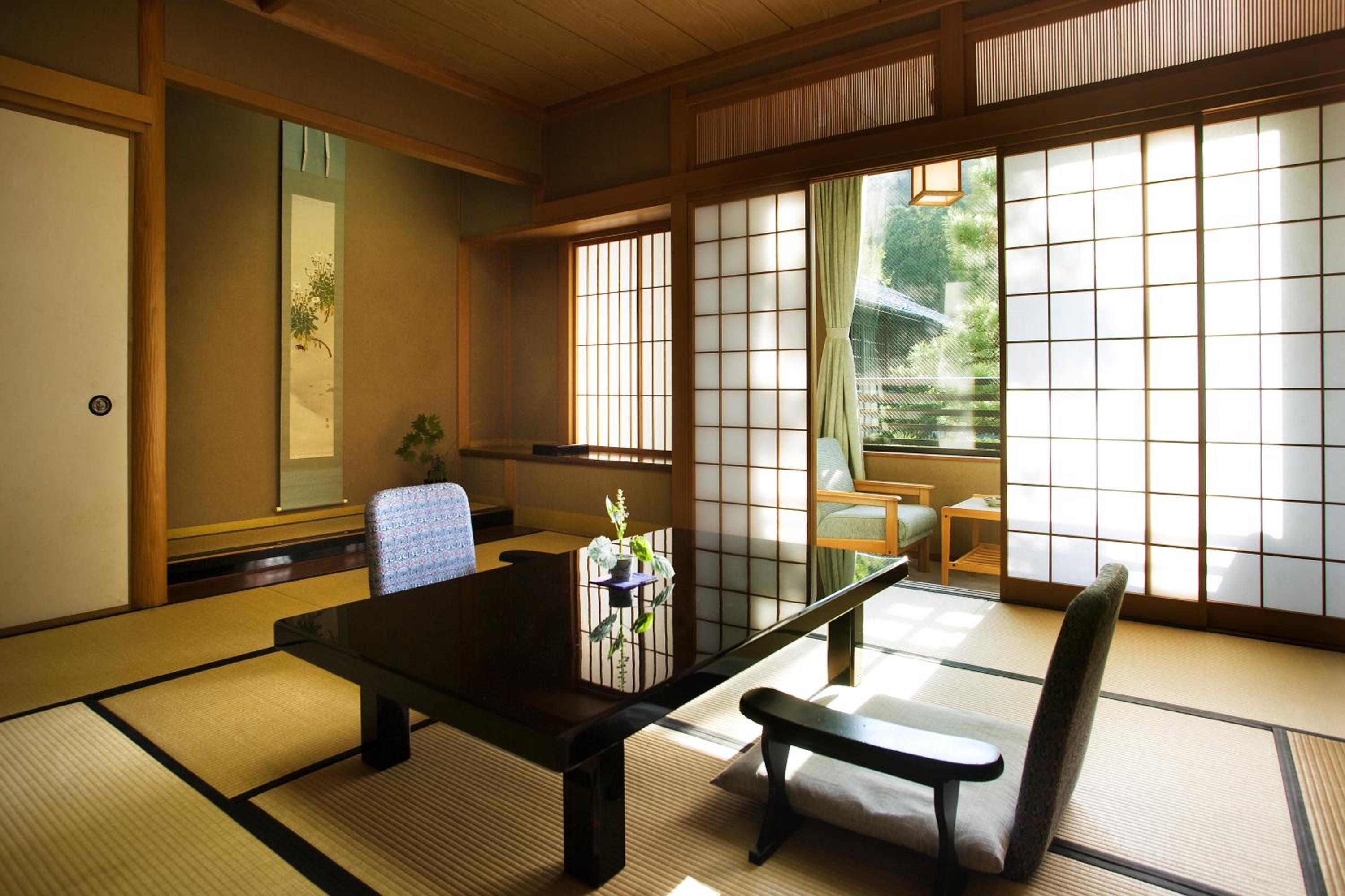 Japanese-Style Deluxe Twin Room with Private Bathroom