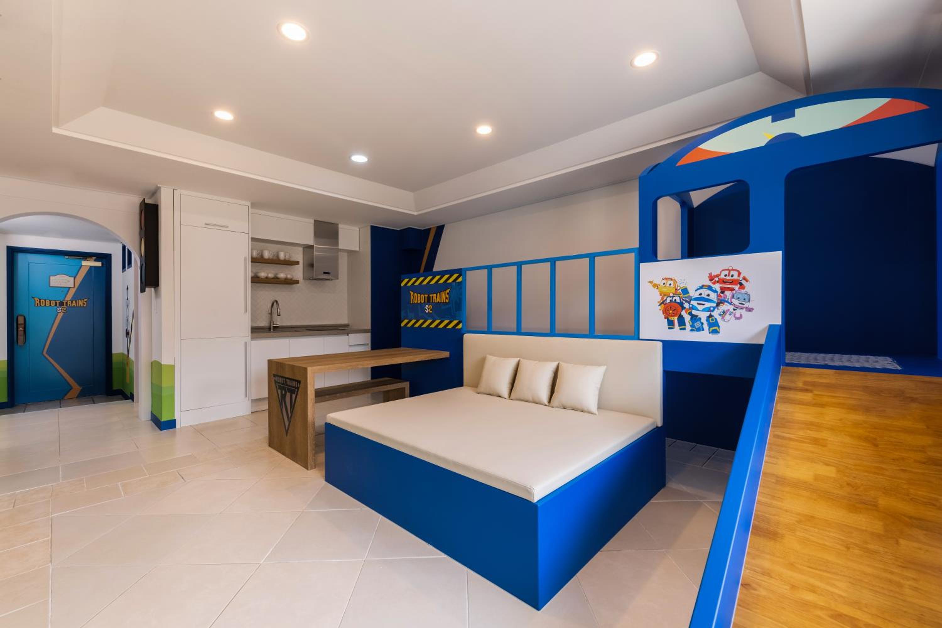 [Valley Village] Character Room - Robot Train