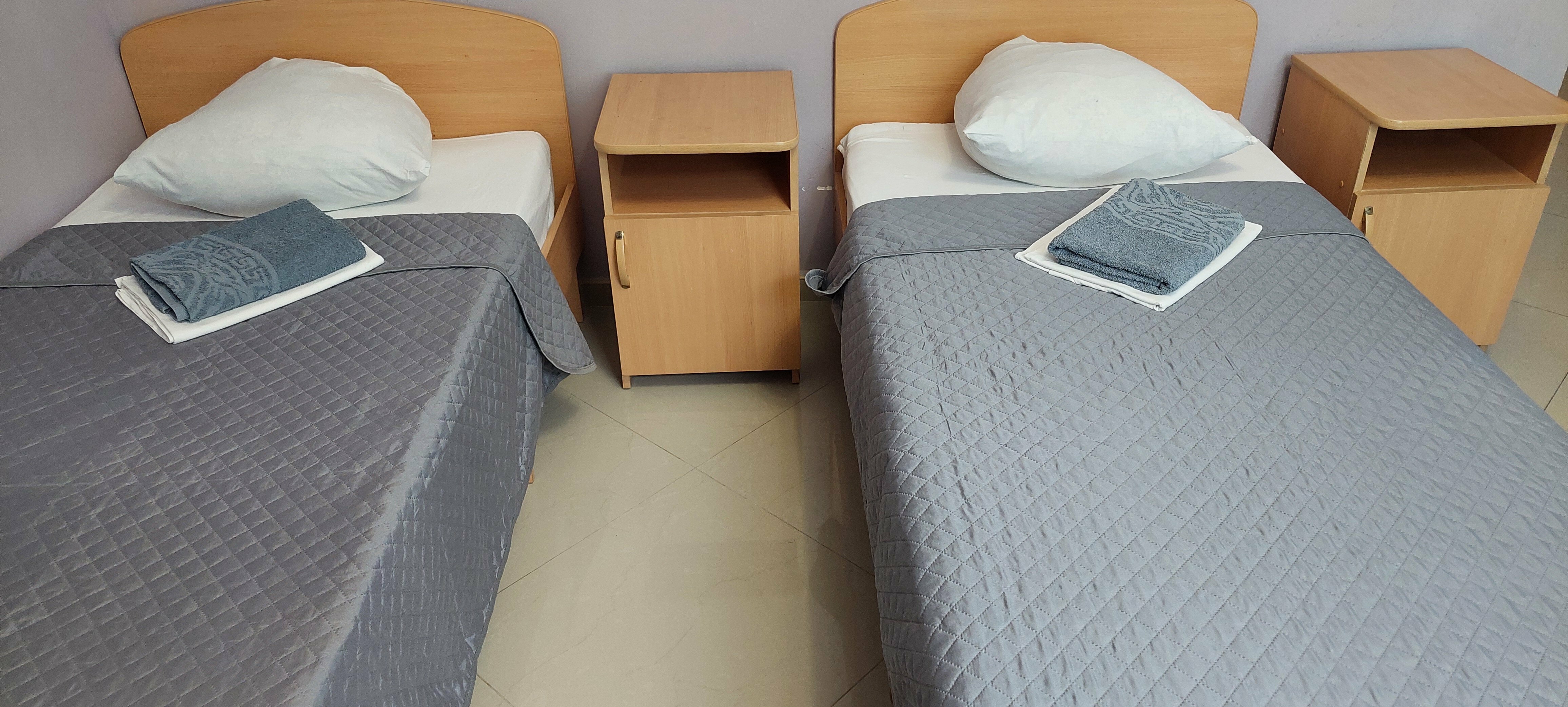 Трехместный номер с видом на горы