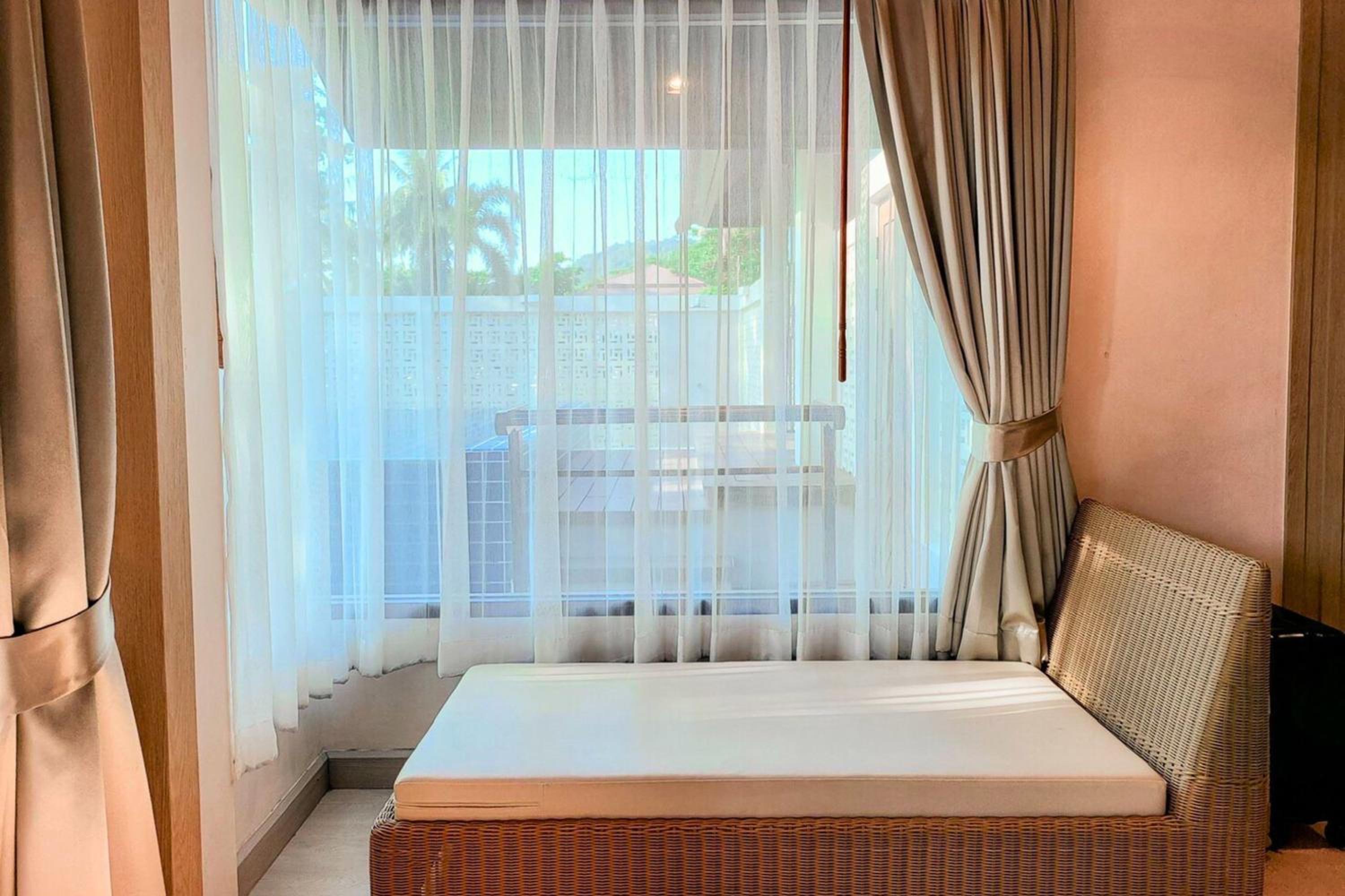 Beachfront Pool Villa Suite