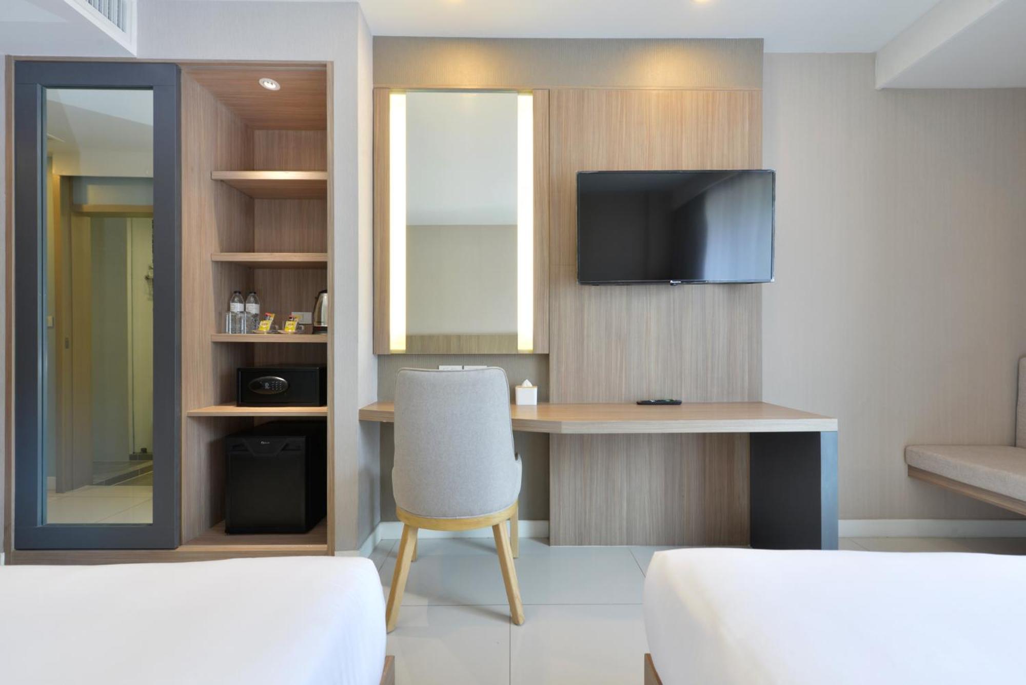 Deluxe Twin Room with Balcony