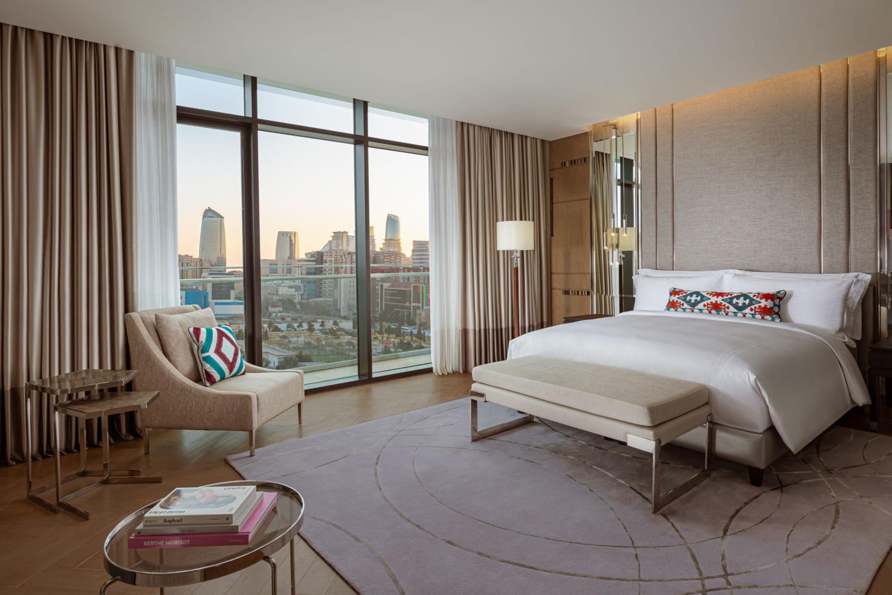 Executive King Suite - Club Lounge Access