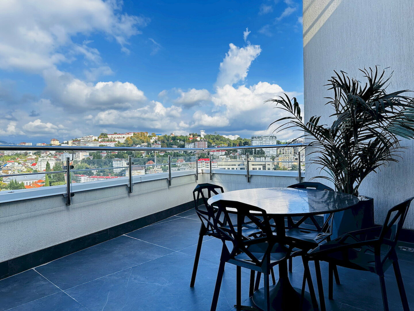 Премиум с  большой террасой на 14 этаже! До пляжа и набережной 5 минут!