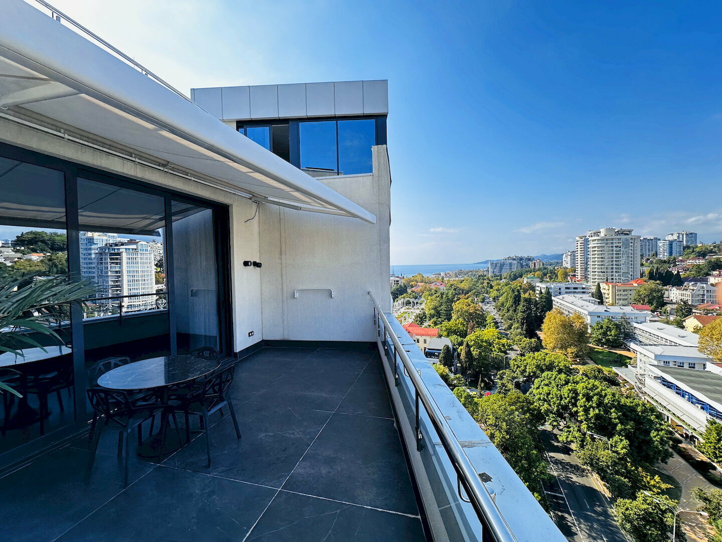 Премиум с  большой террасой на 14 этаже! До пляжа и набережной 5 минут!