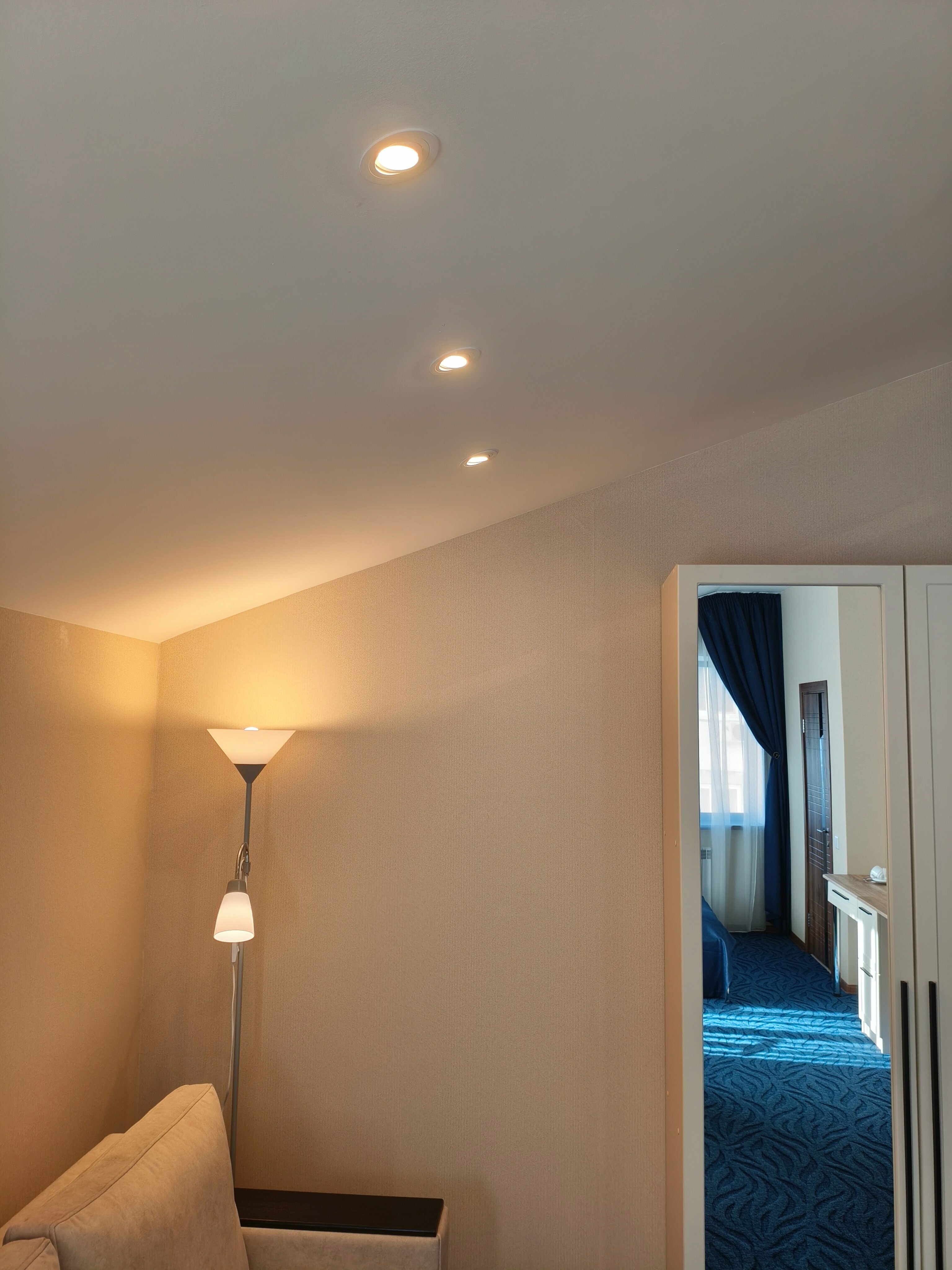 Улучшенный номер с кроватью размера «queen-size»