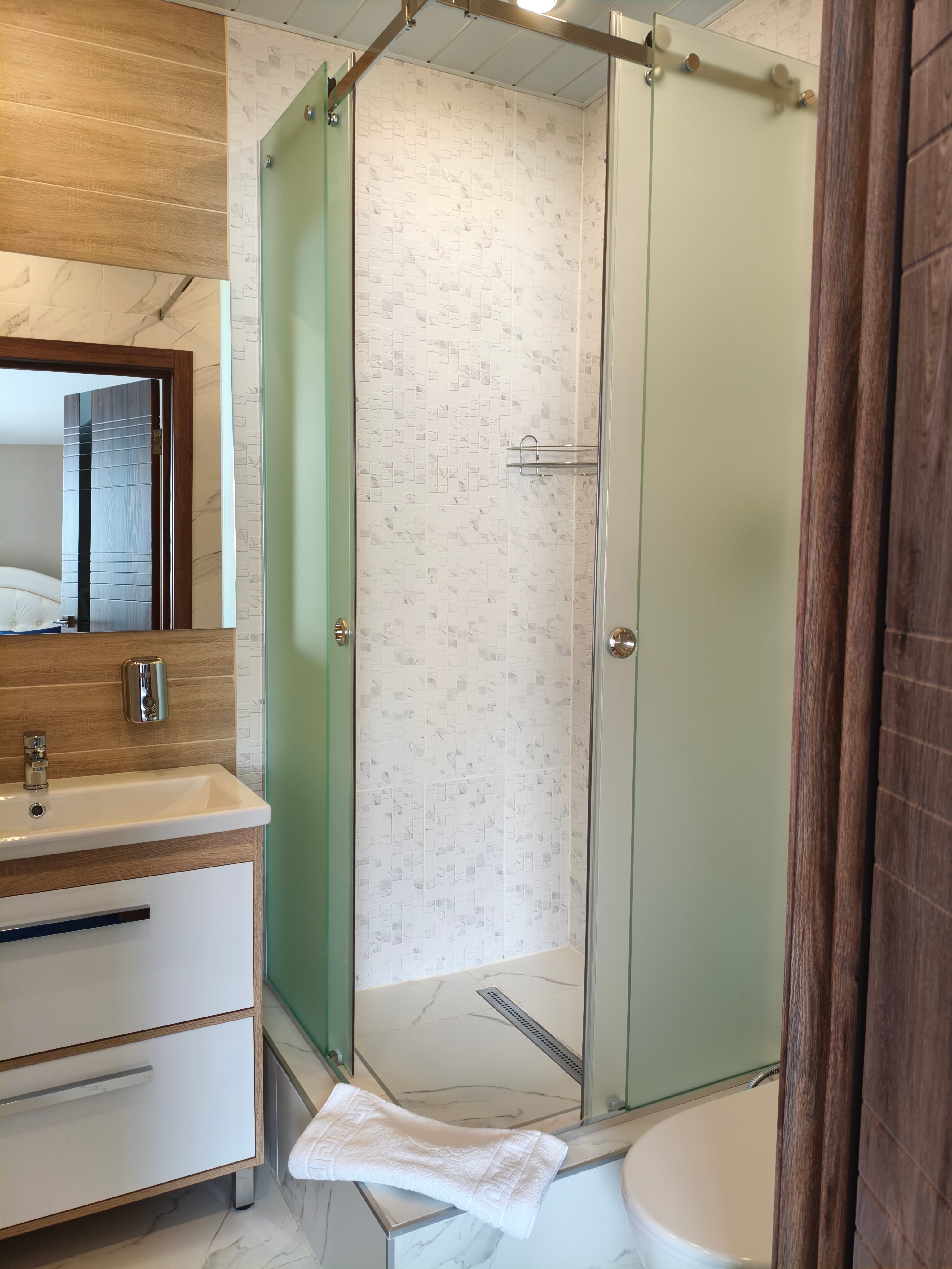 Улучшенный номер с кроватью размера «queen-size»