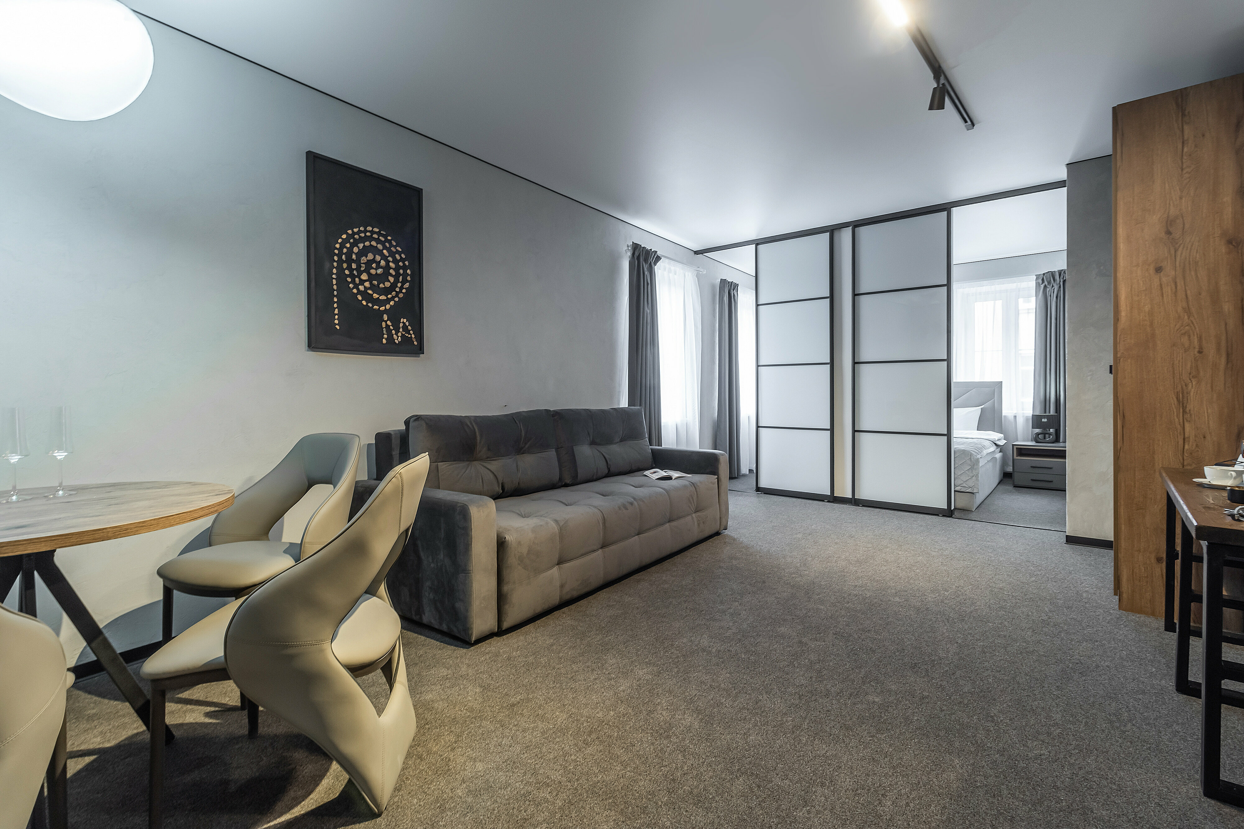 Джуниор Сюит № 6