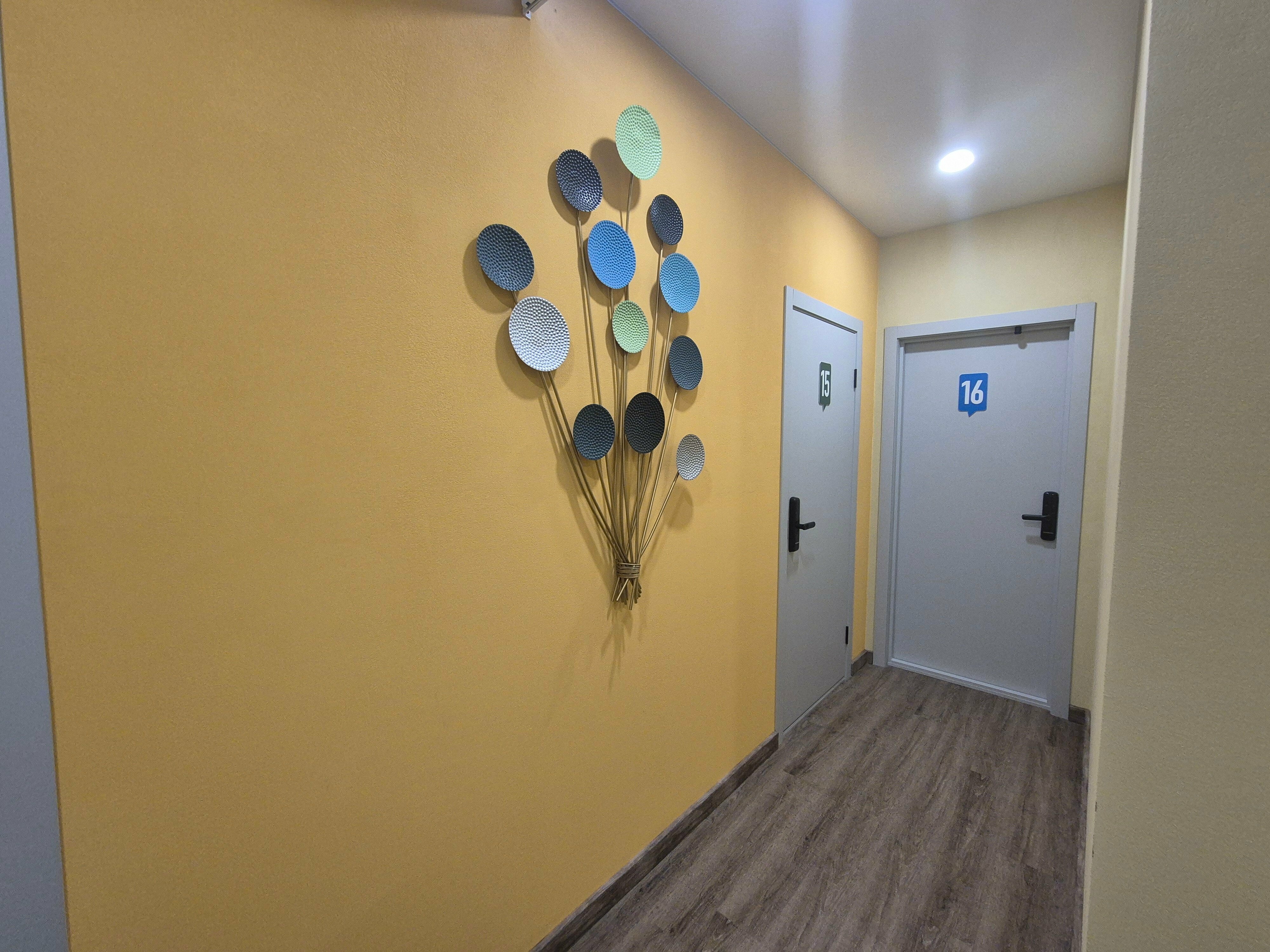 Четырехместный номер эконом-класса с общей ванной комнатой