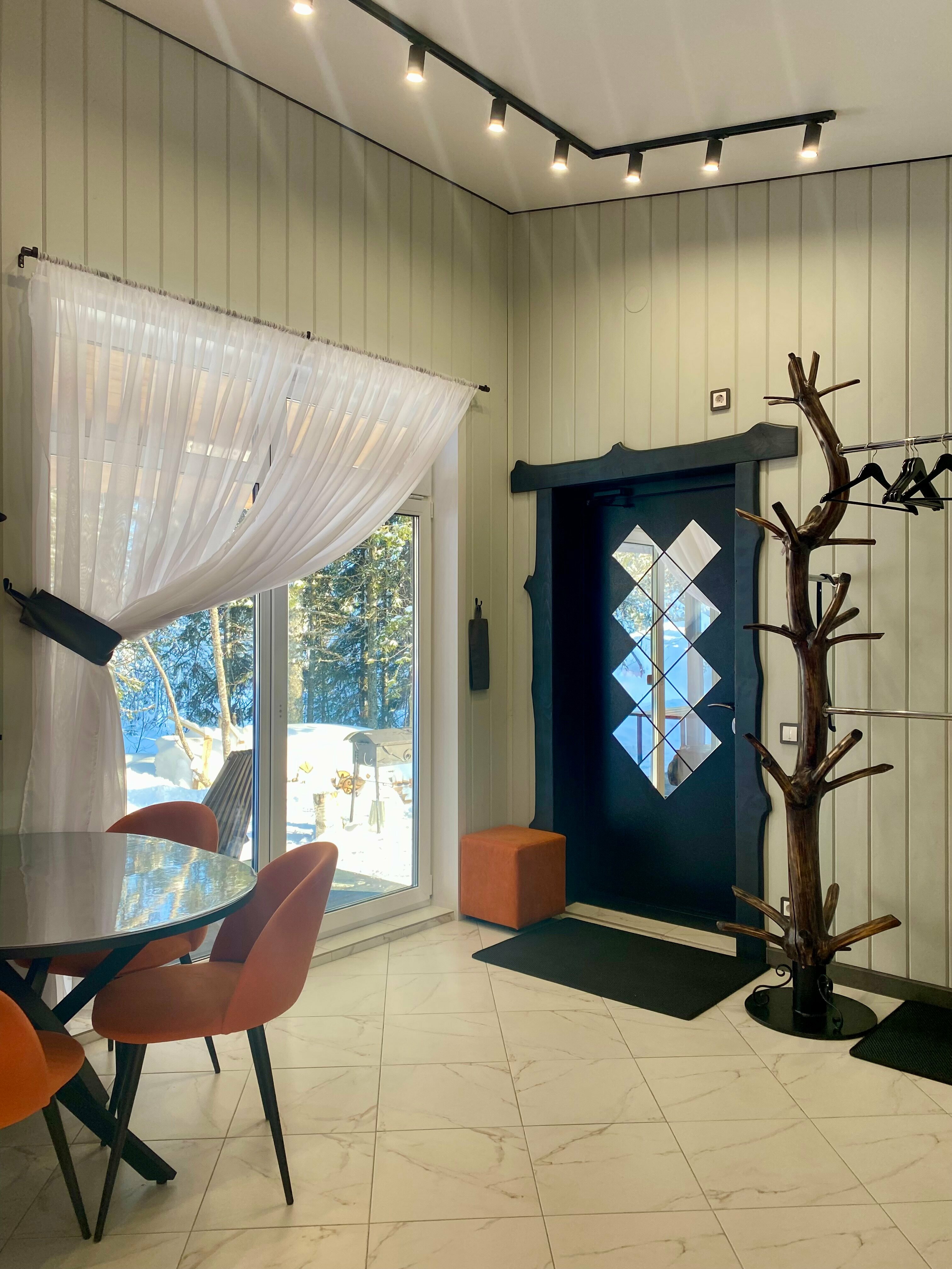 Дом с видом на лес