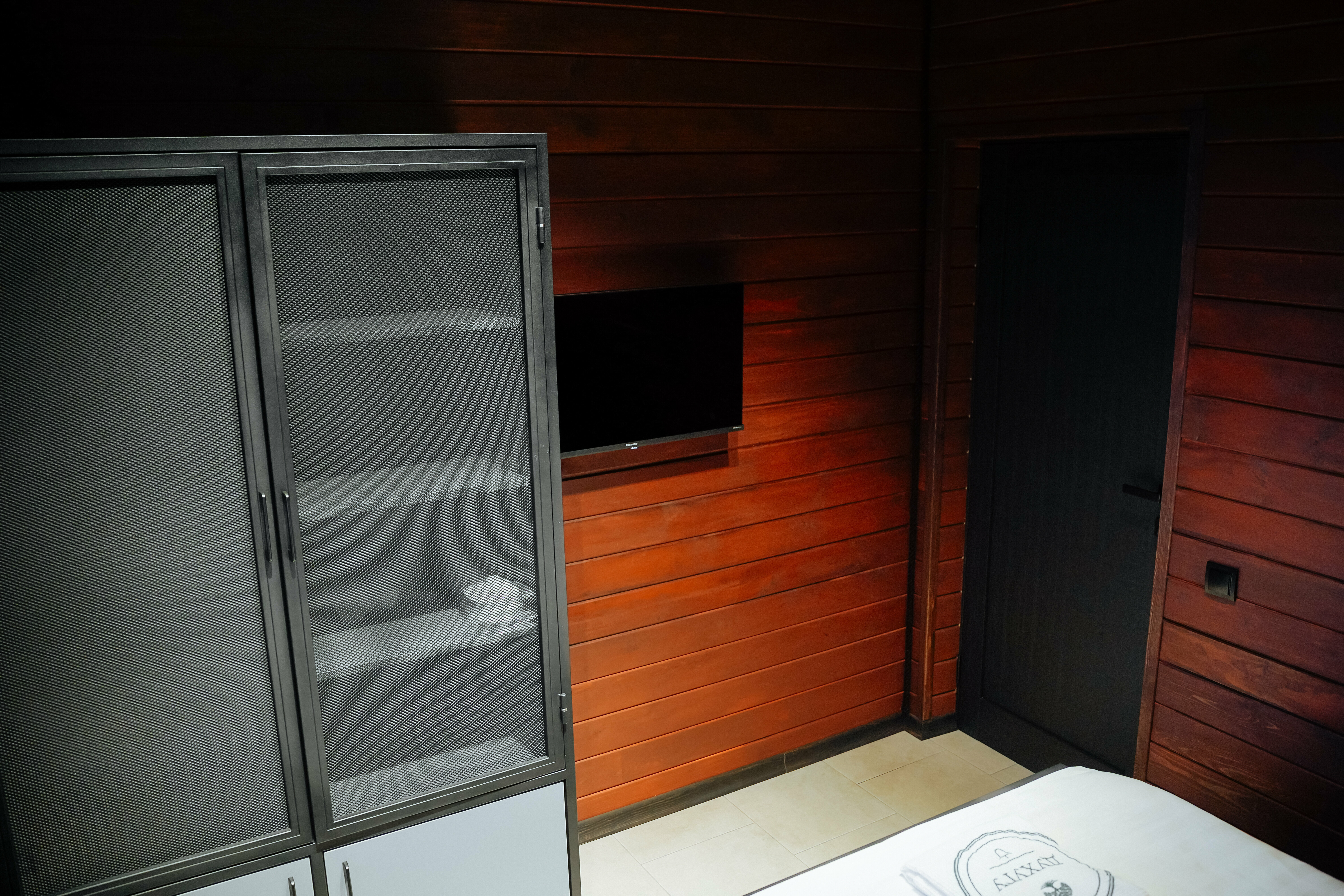 Дом  с горячим бассейном "ЛОФТ"