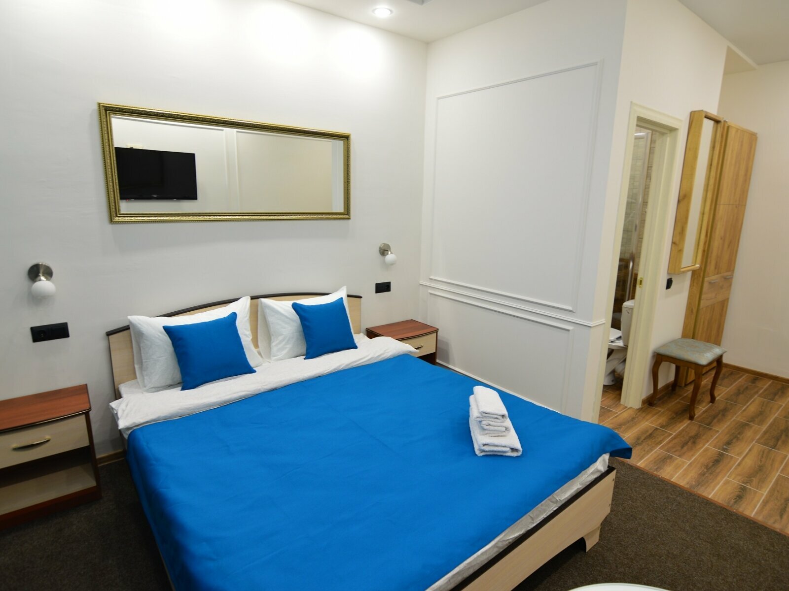 Двухместный номер Делюкс с 1 кроватью и душем