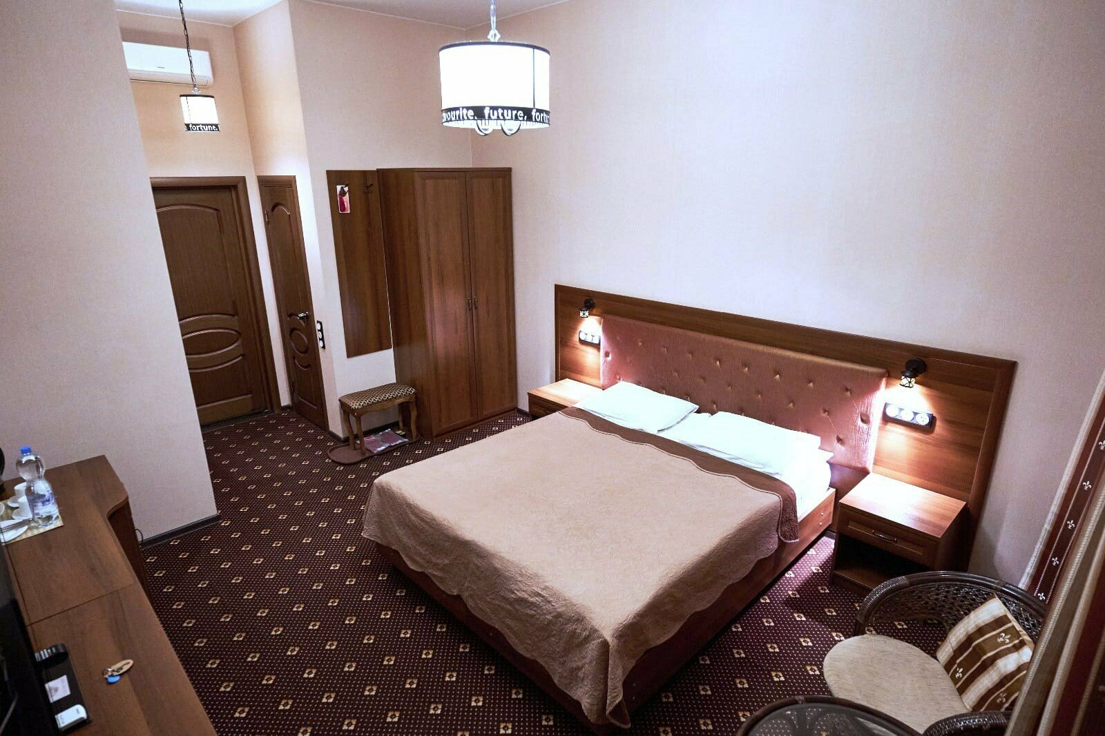 Улучшенный двухместный номер с одной двуспальной или двумя односпальными кроватями