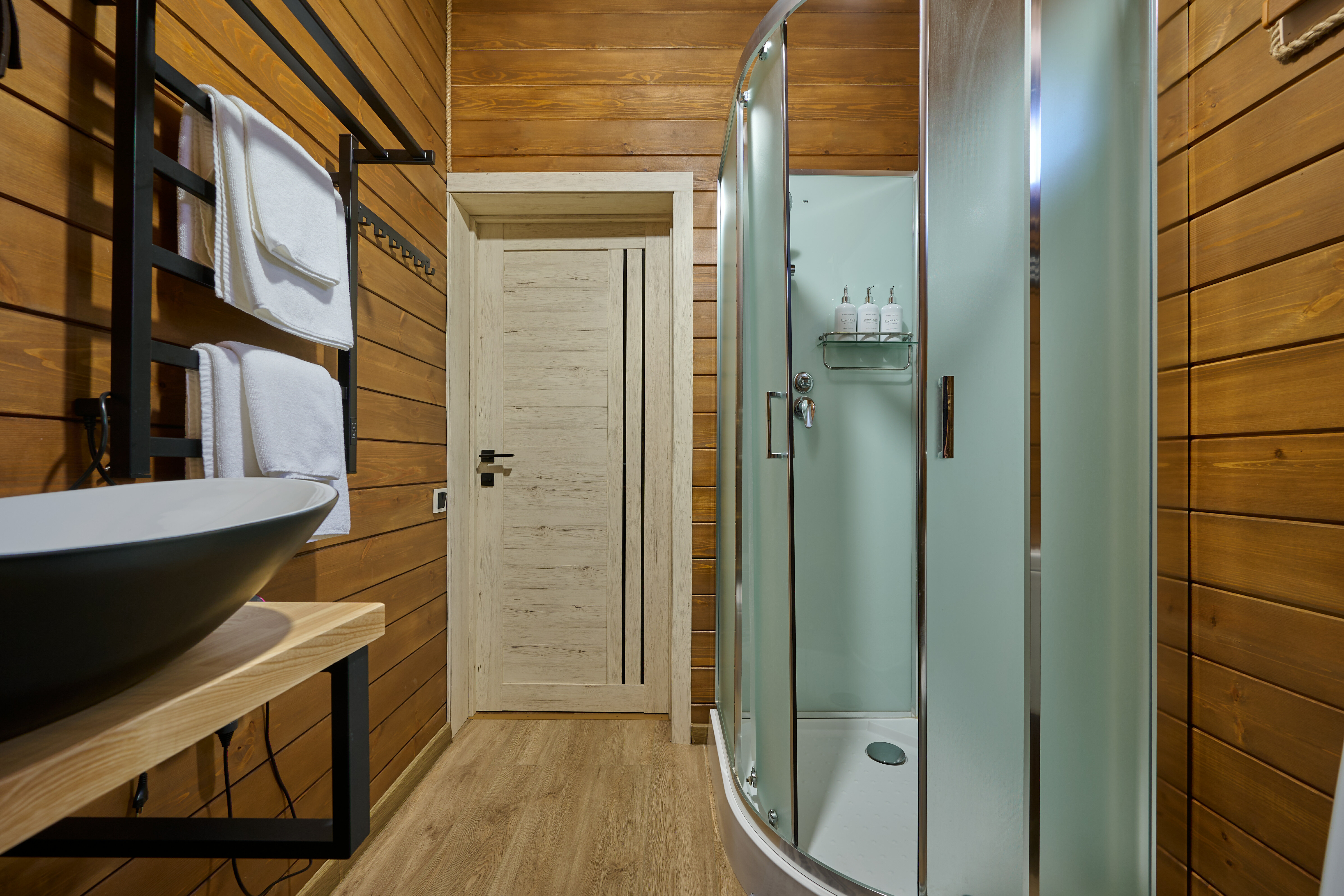 Шале № 3!!!  с 1 спальней + кухня гостиная с собственной кухней и ванной комнатой