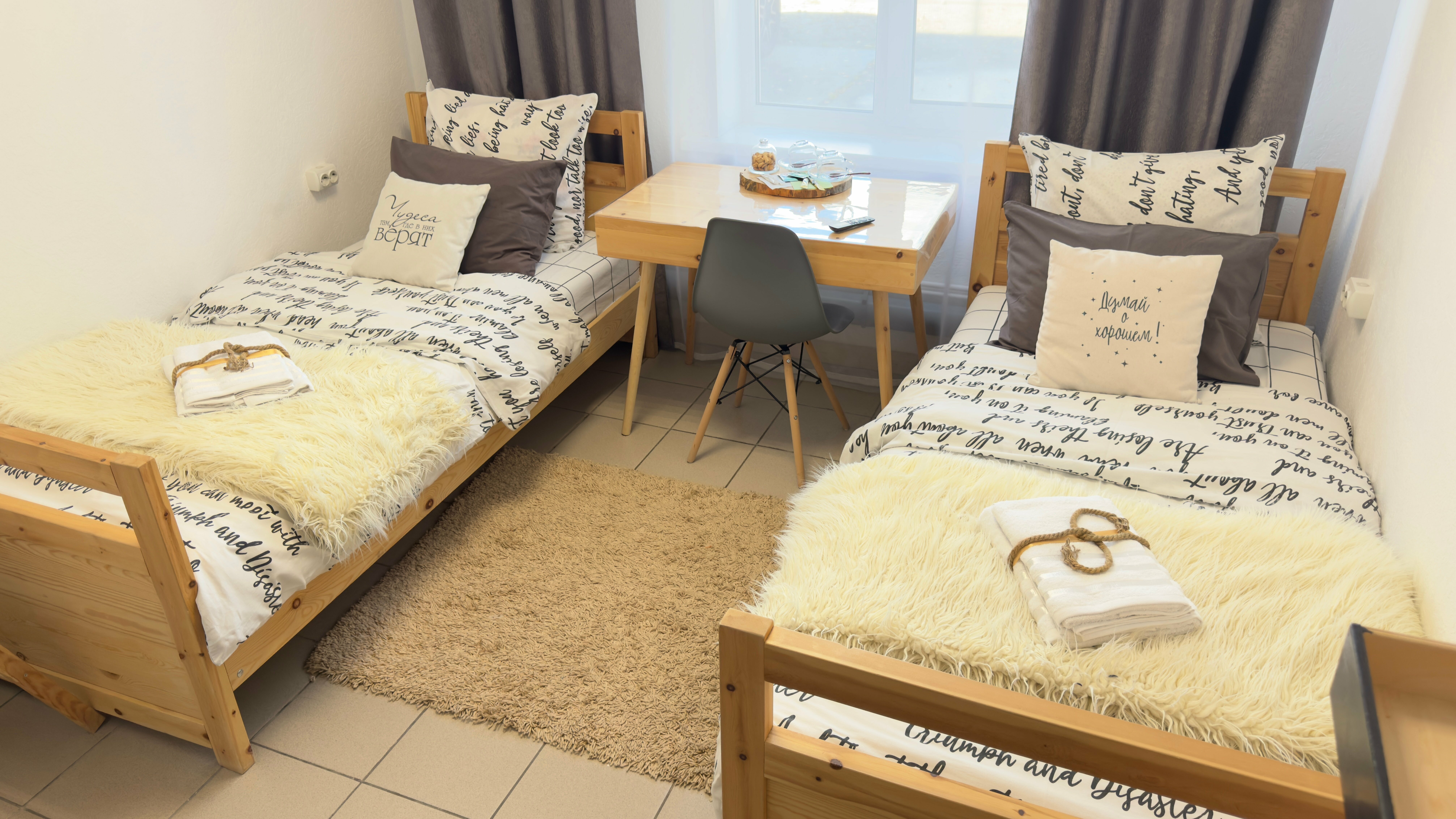 Двухместный номер с 2 отдельными кроватями и окном