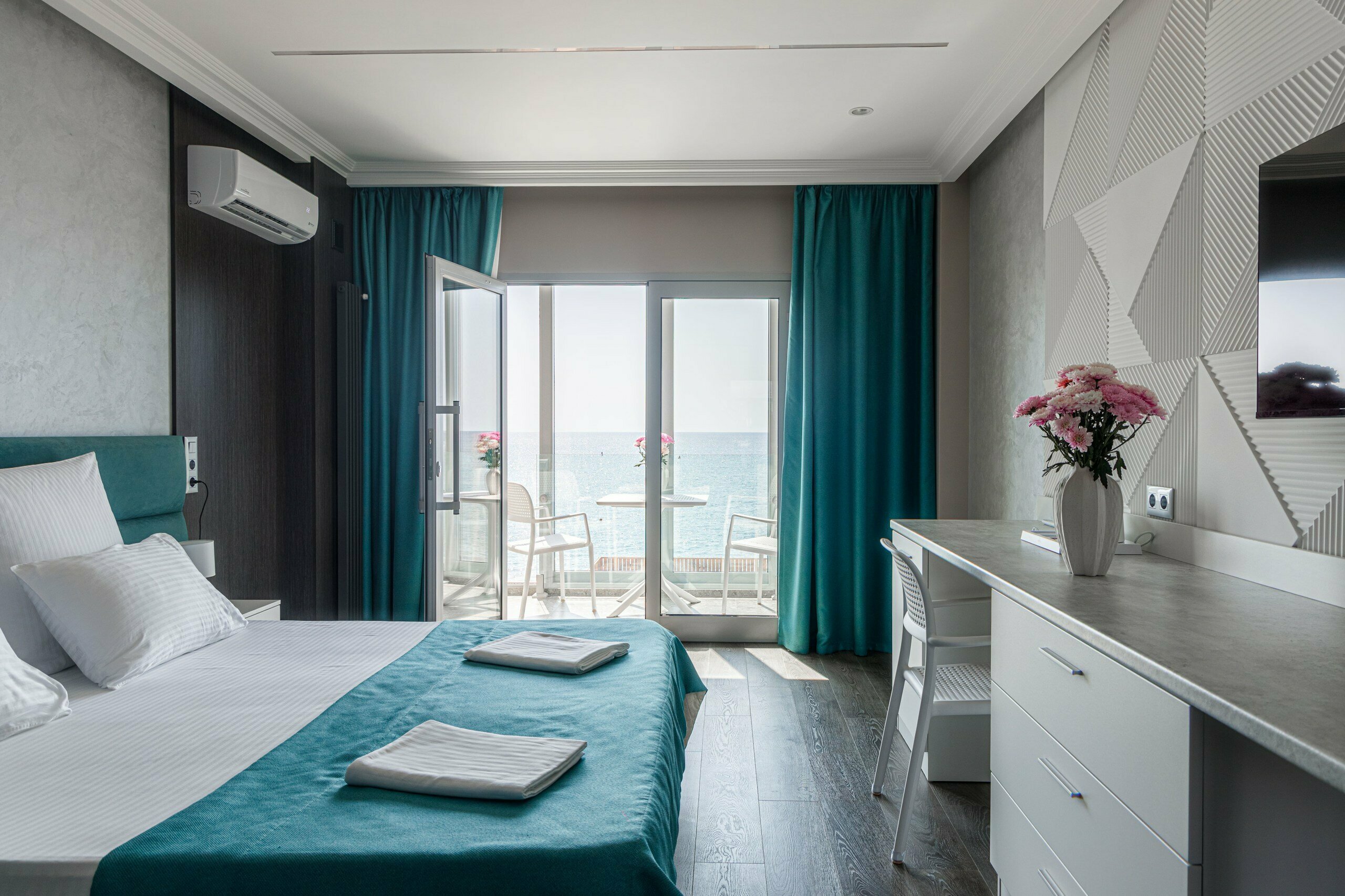 Стандартный номер с видом на море на втором этаже