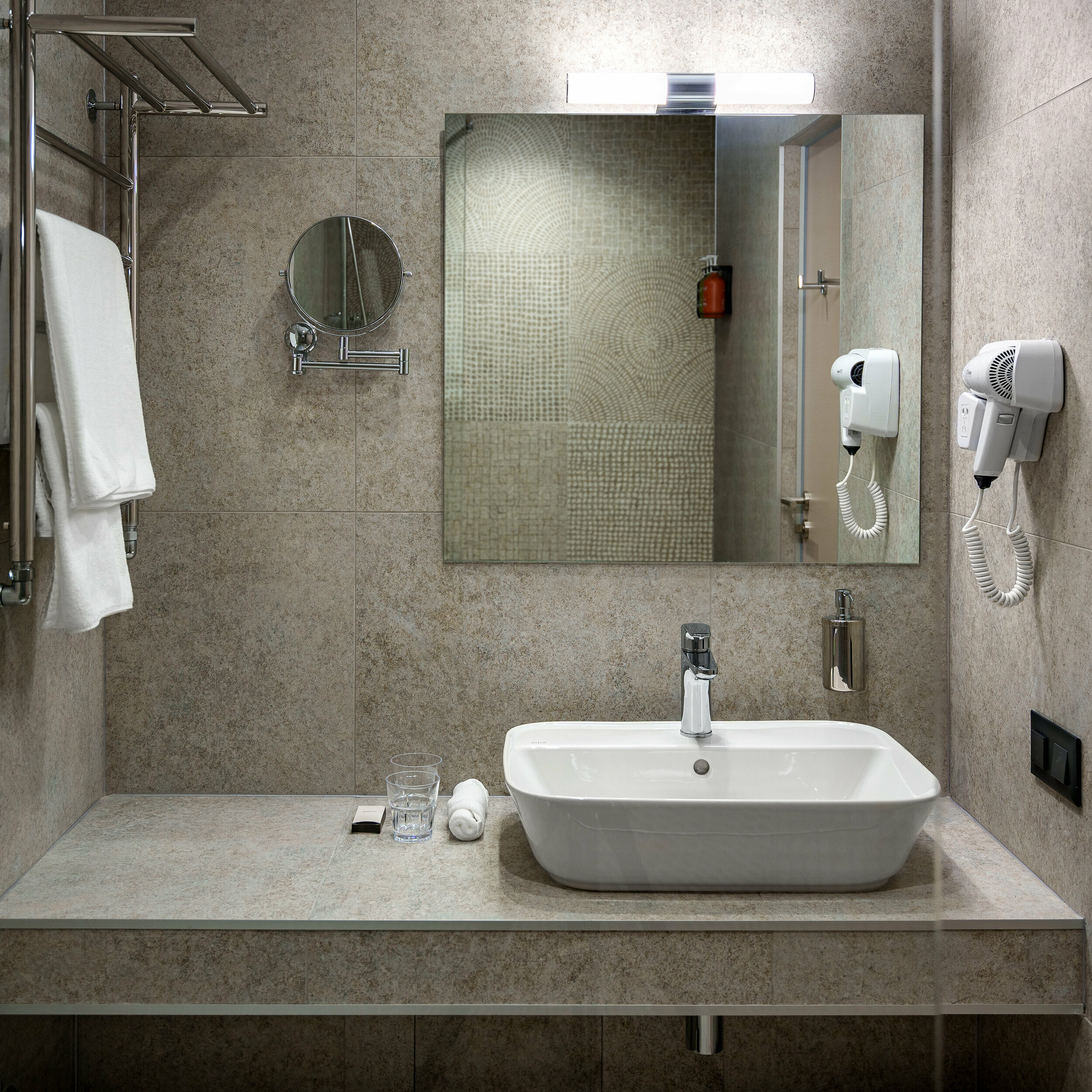 Улучшенный с видом на реку