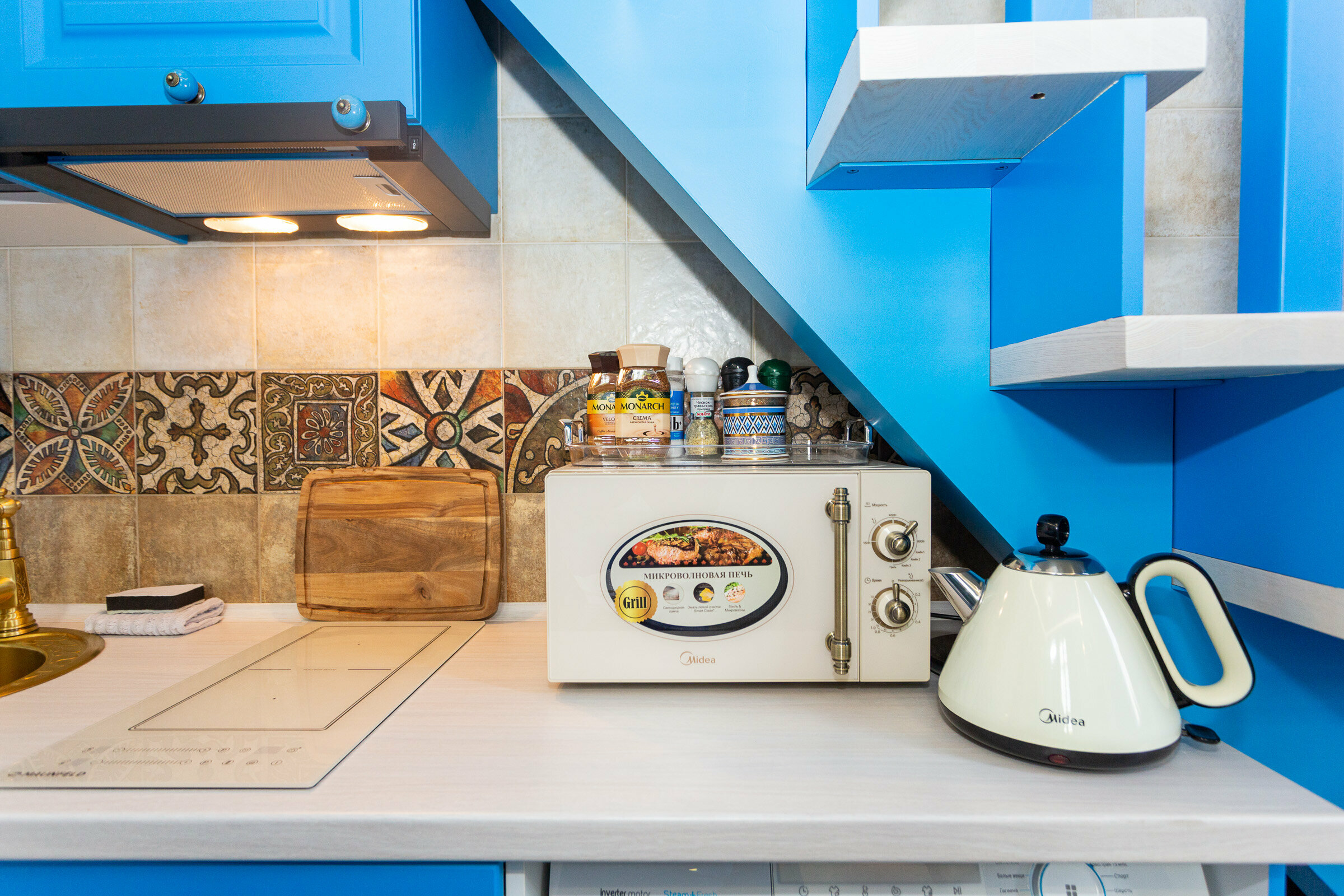 Номер в традиционном греческом стиле