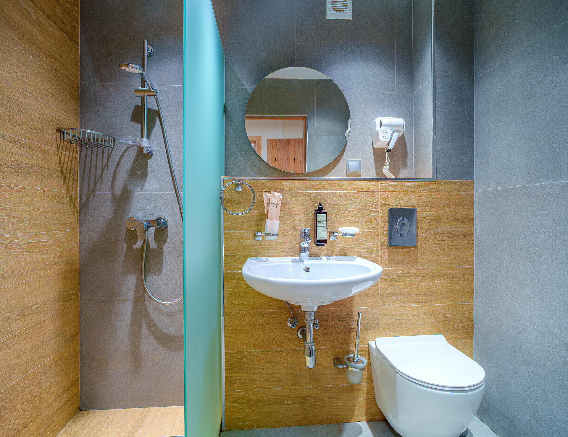 Улучшенный семейный номер