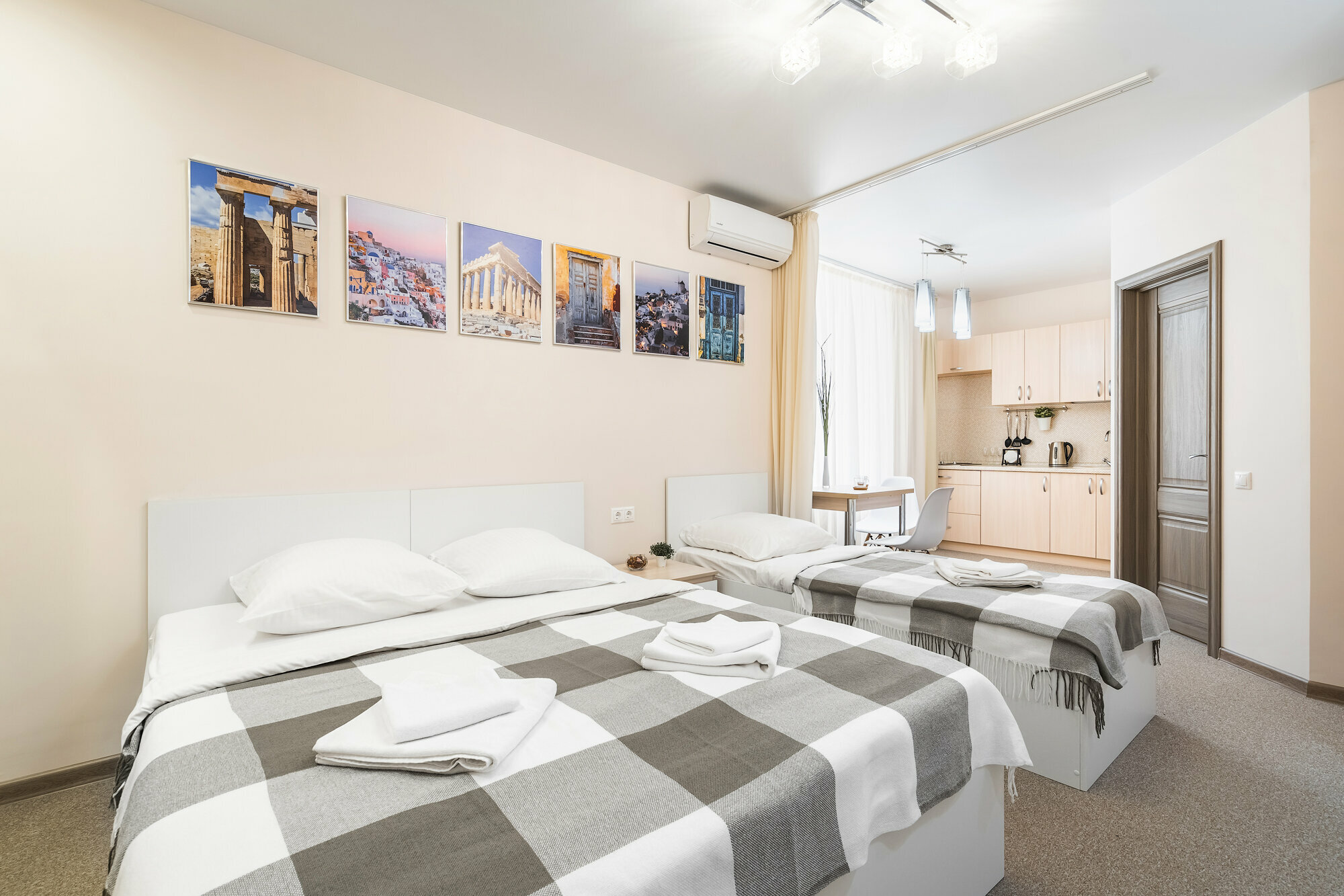 Трехместный номер с балконом