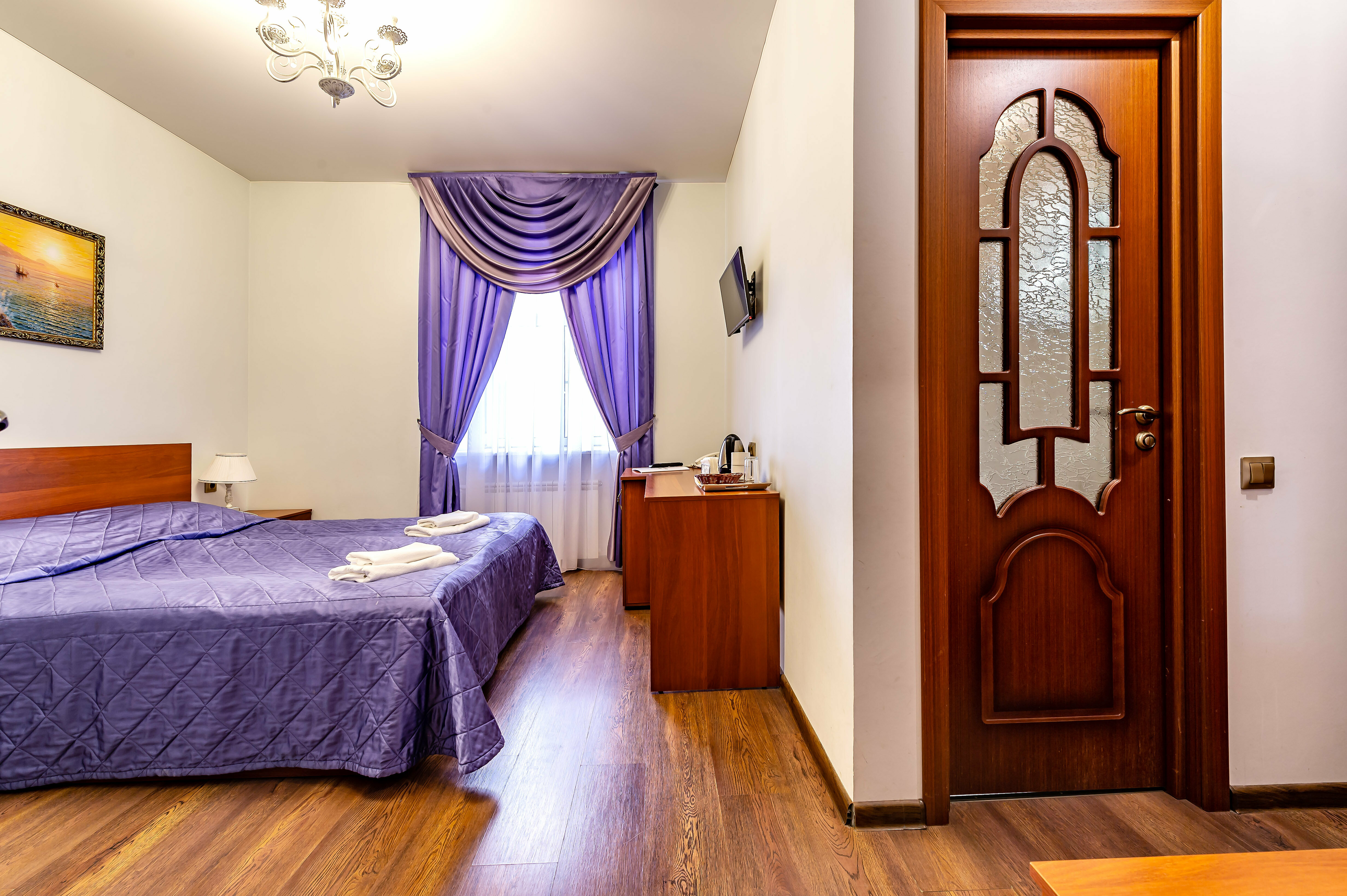 Классический с двуспальной кроватью