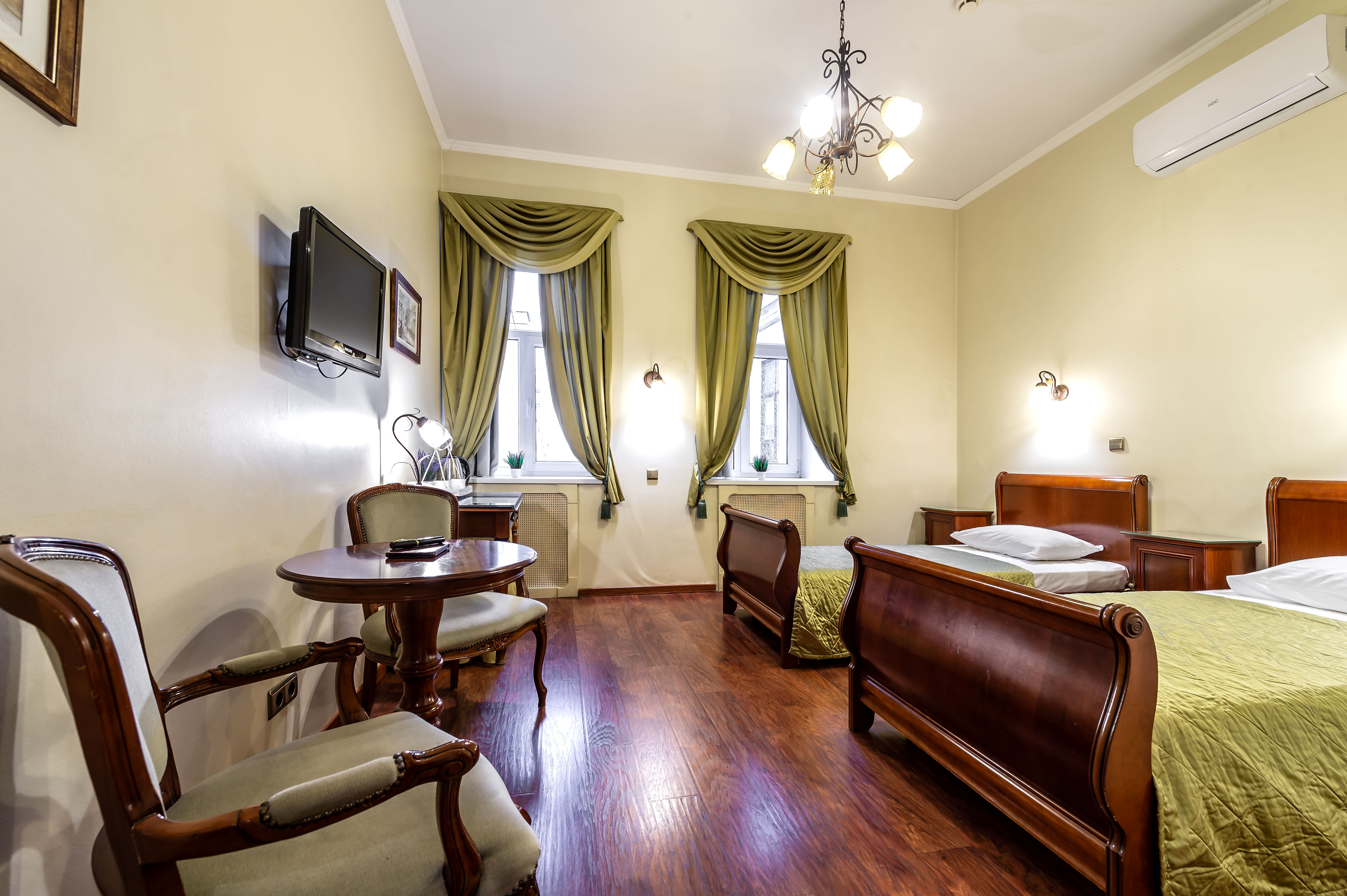 Улучшенный двухместный номер с 2 отдельными кроватями