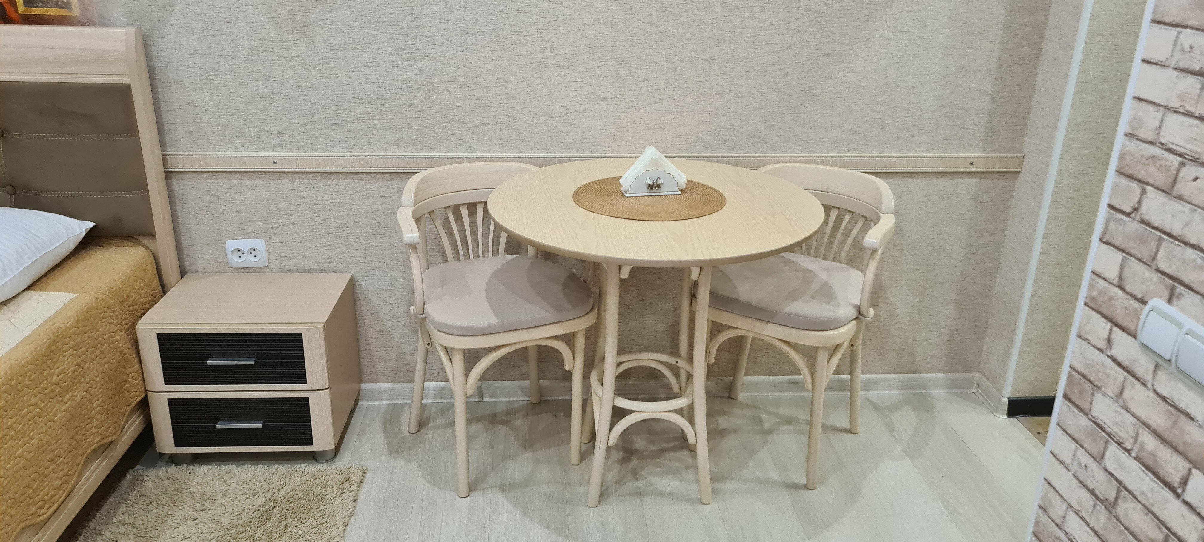 Номер  с мини-кухней с видом на море и Парк Победы