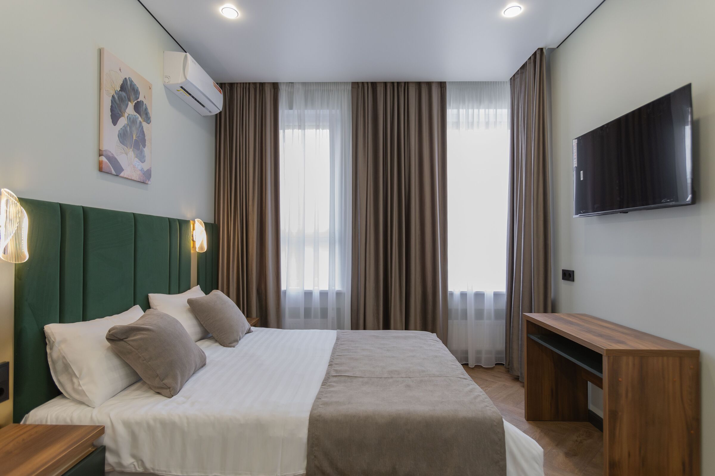 Трехместный номер с собственной ванной комнатой