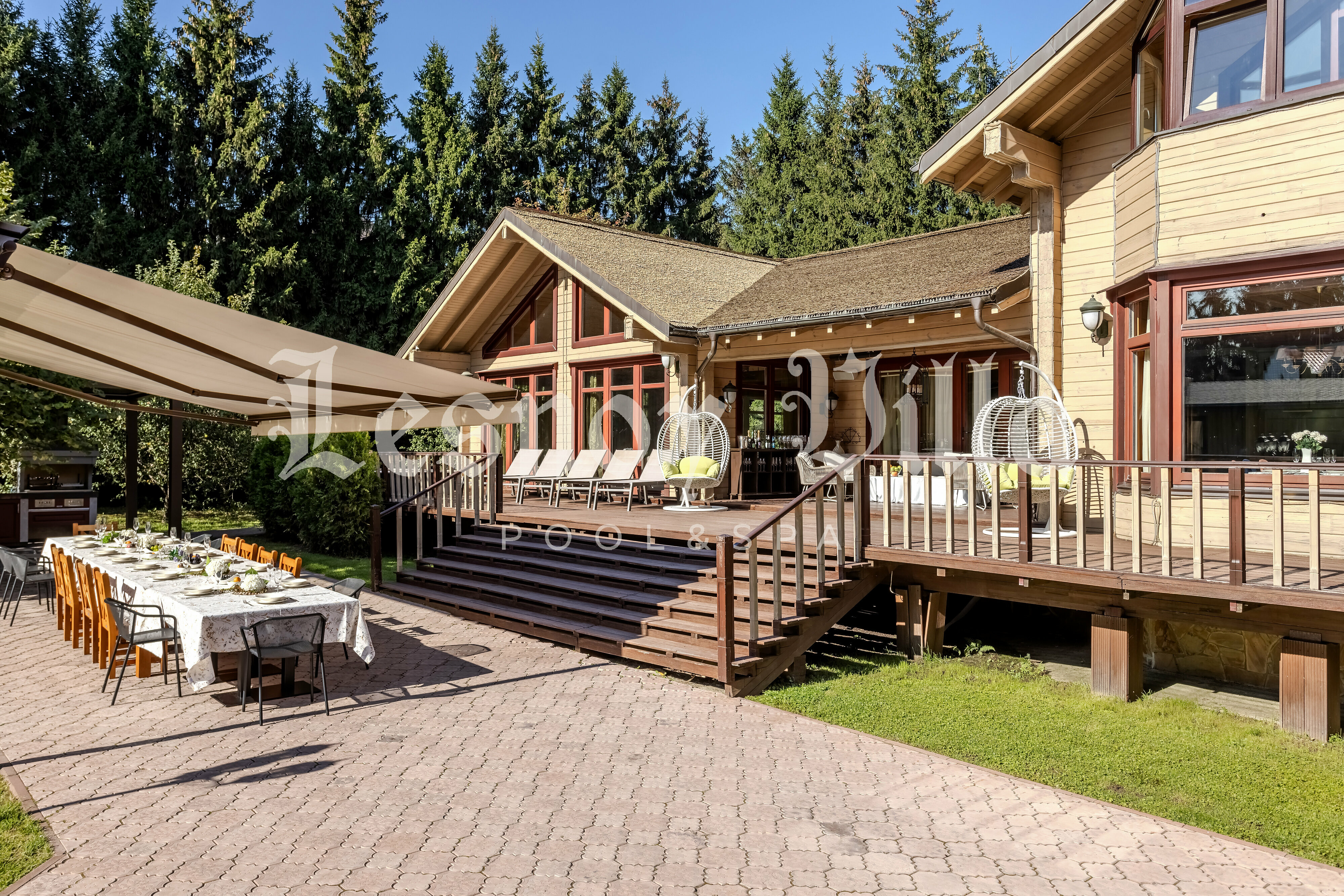 Коттедж с собственным бассейном