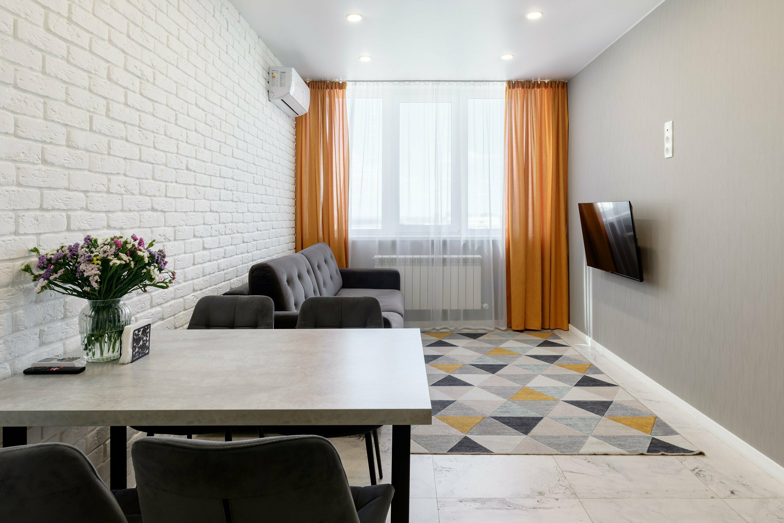 Двухкомнатные апартаменты с видом на ДОН  (21 этаж) с лоджией (5 человек)