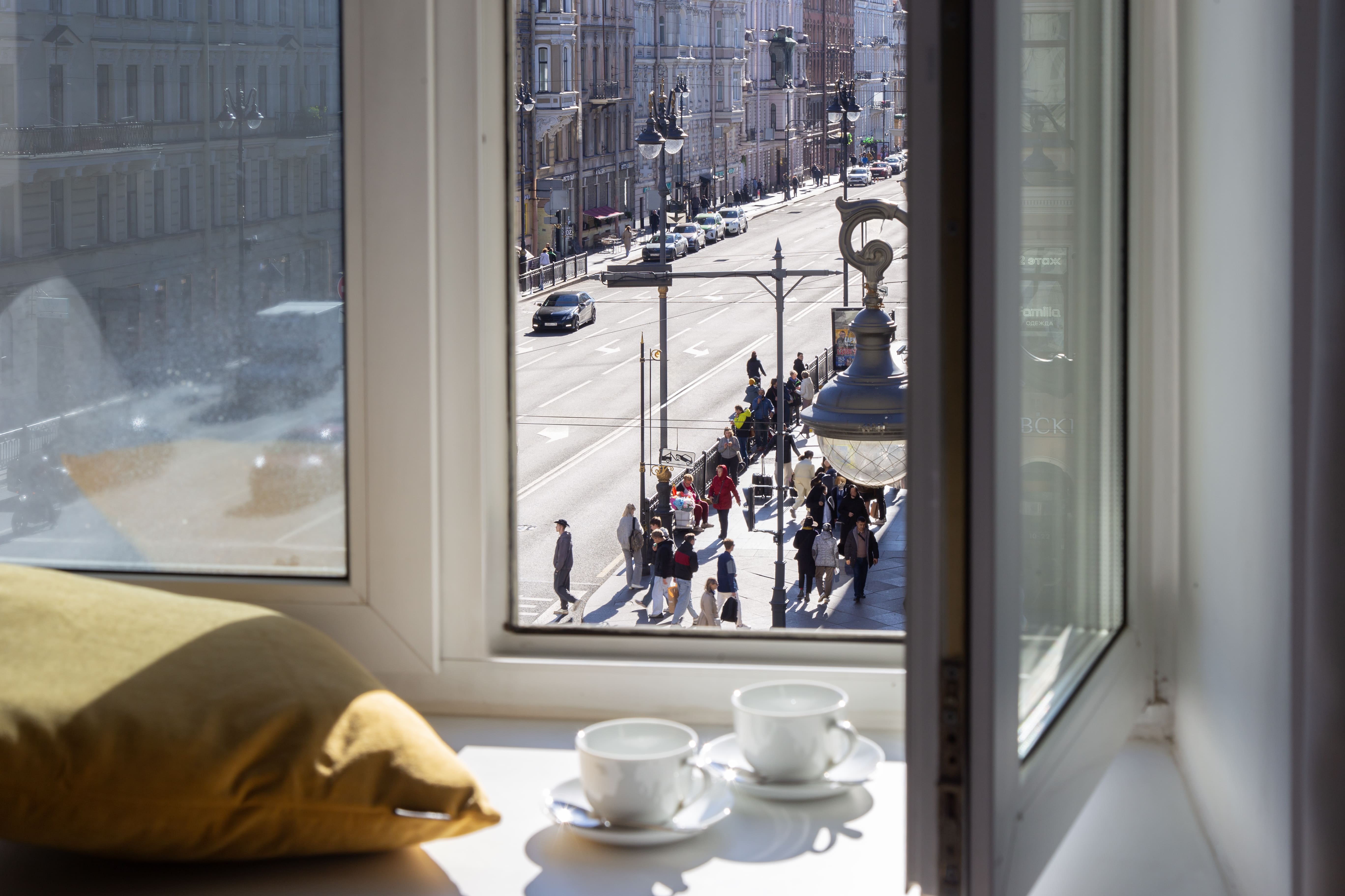 Номер комфорт Plus+ с видом на Невский проспект, 3-й этаж