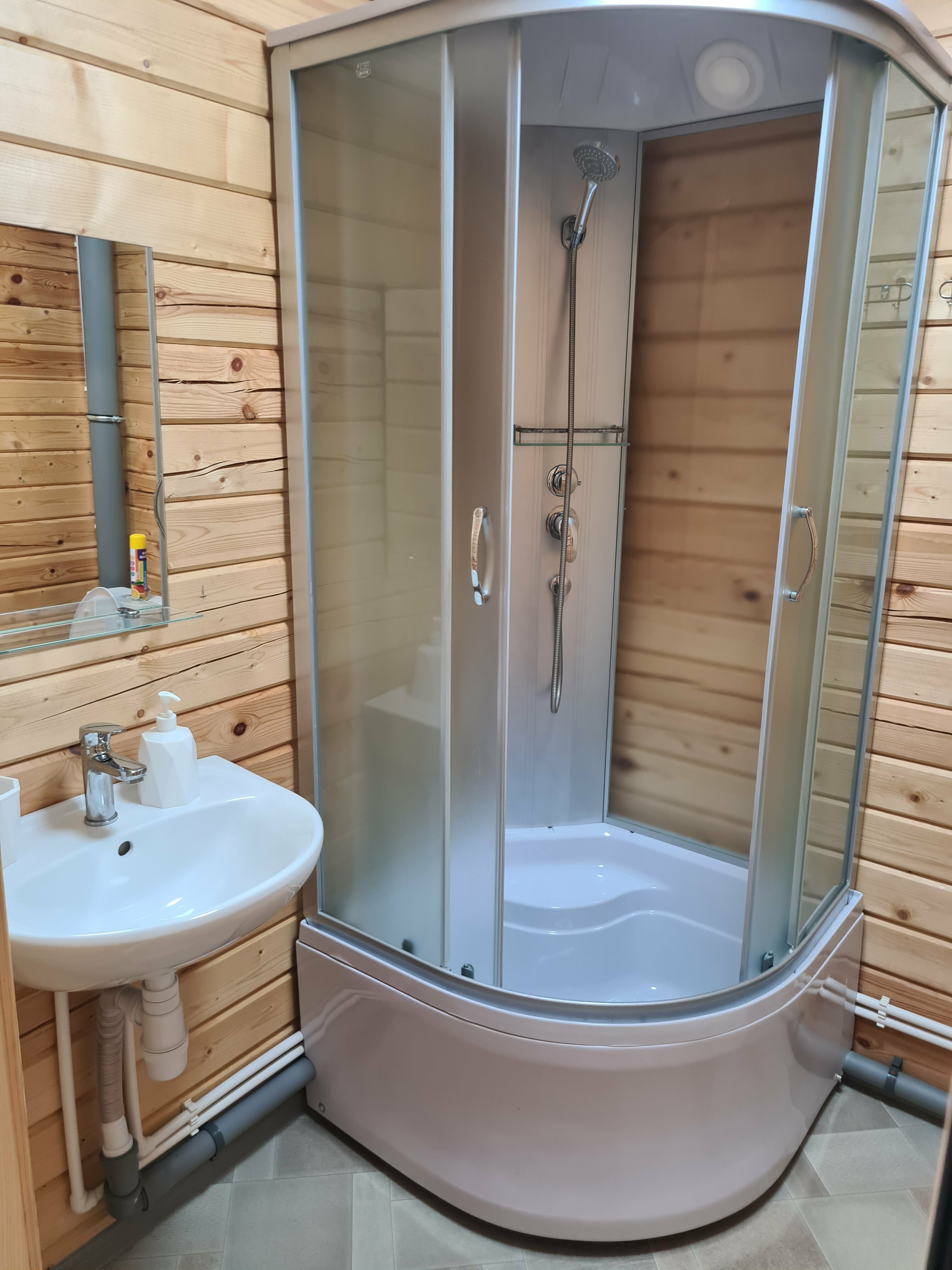 Cемейный номер с собственной ванной комнатой