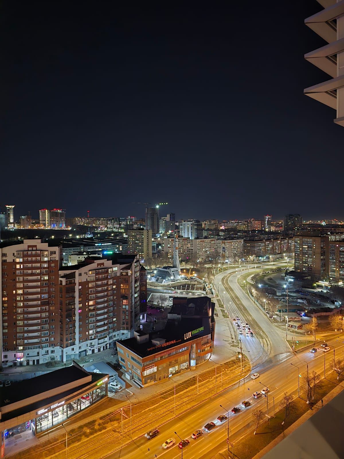 Люкс с кроватью размера «king-size» и балконом