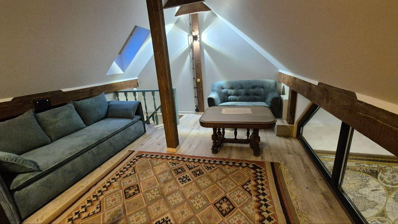 Джуниор Сьют-М