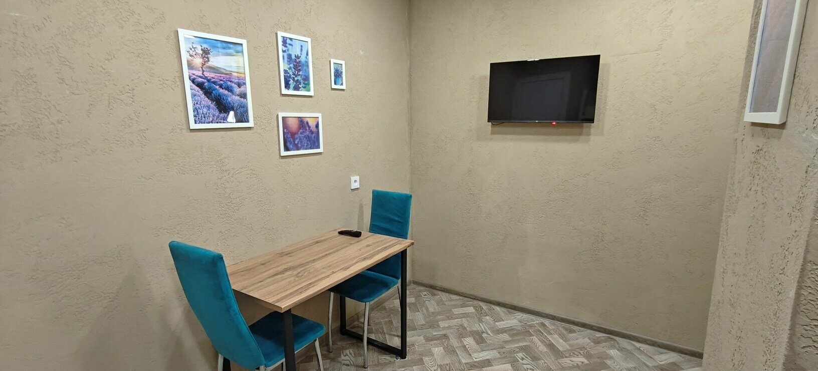 Бюджетный комфортабельный номер на цокольном этаже