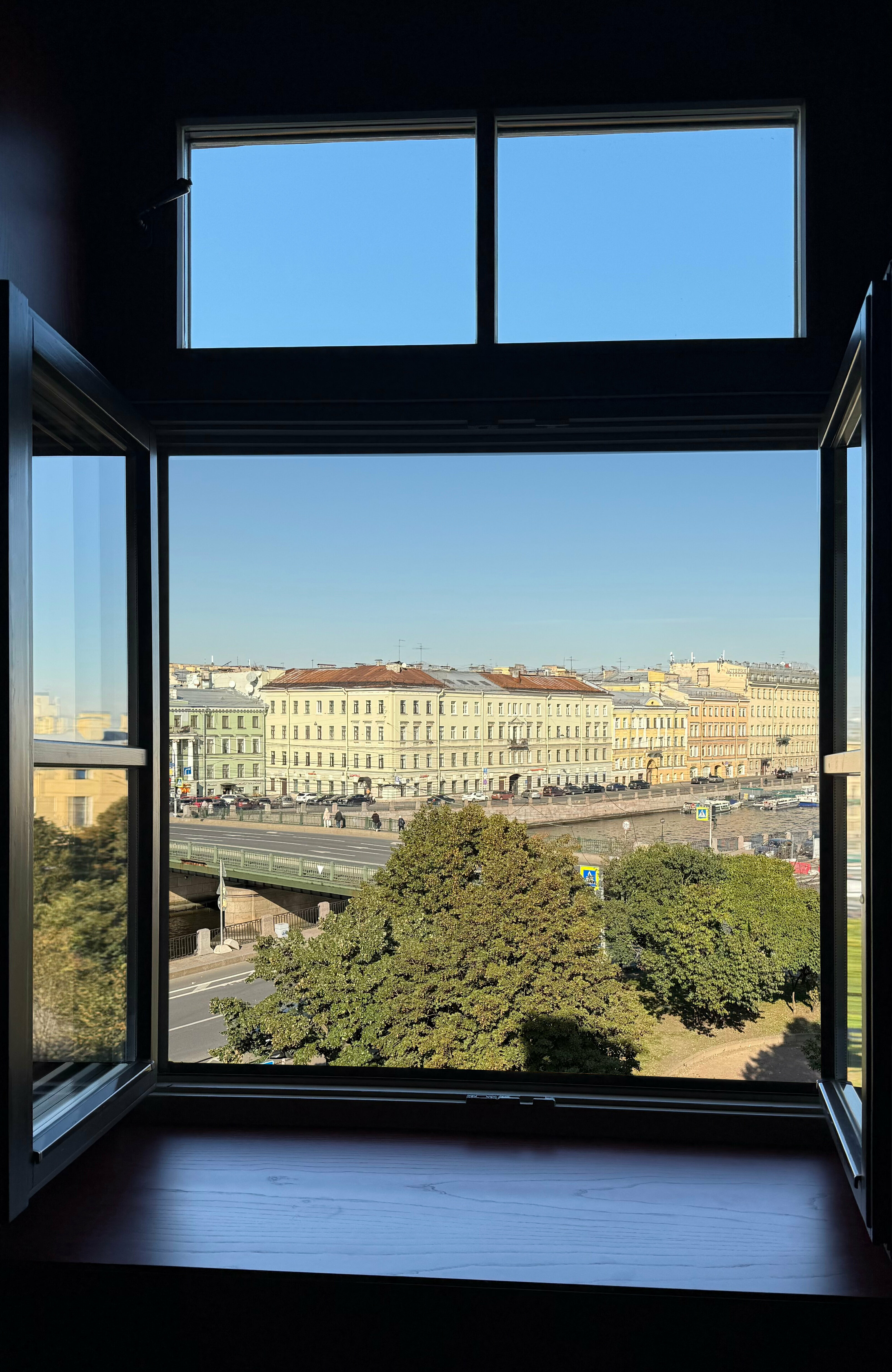 Трехкомнатная квартира с видом на Фонтанку