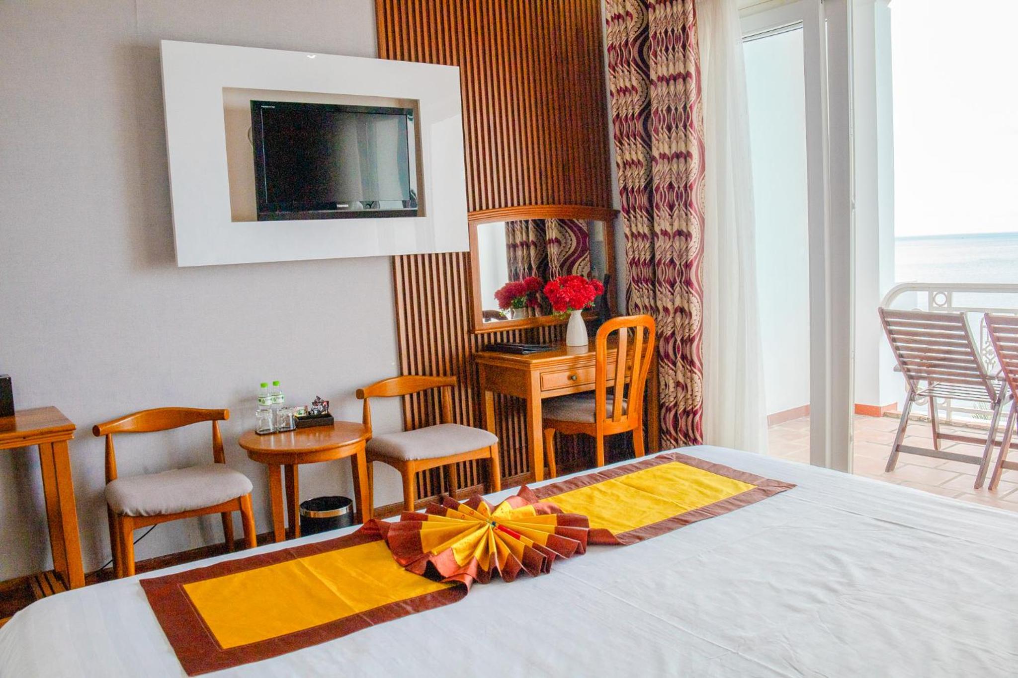 Deluxe Double or Twin Room with Sea View