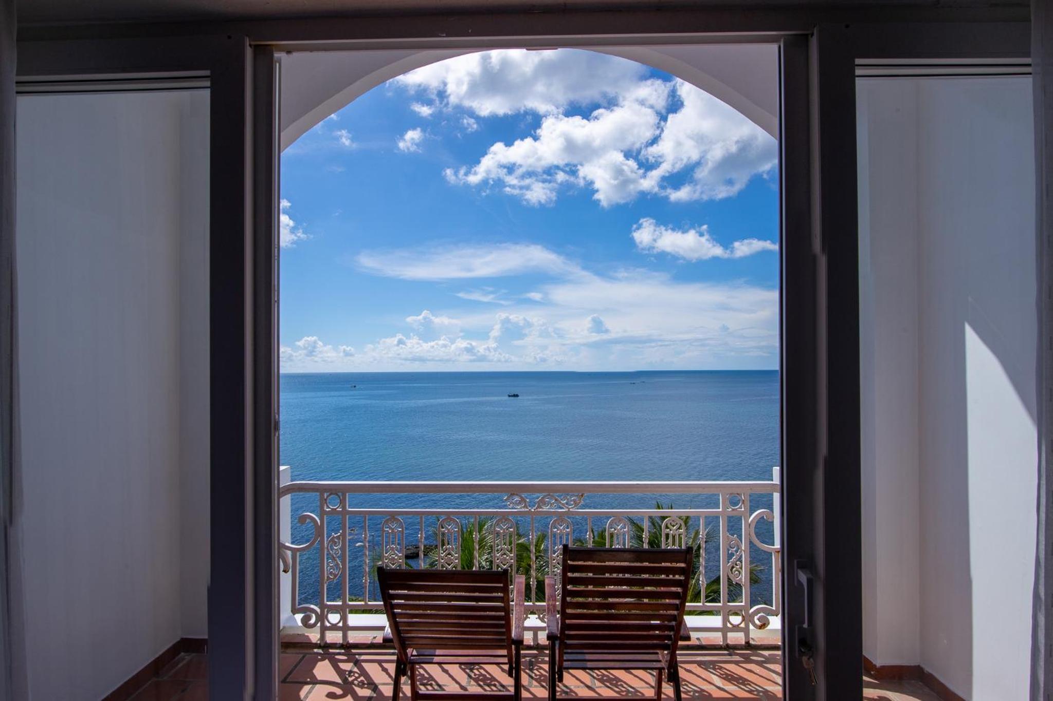 Deluxe Twin Room With Sea View