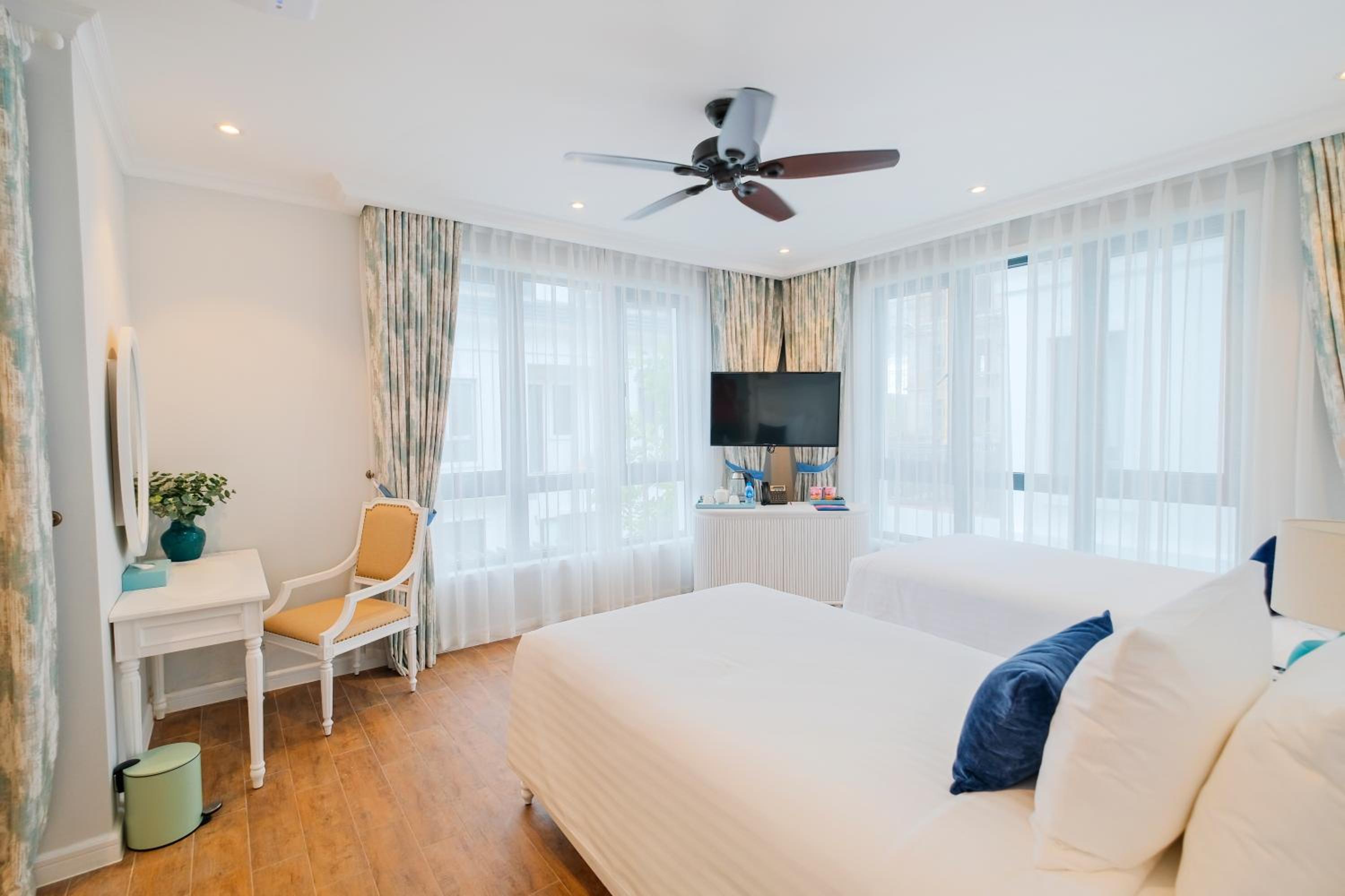  Three-Bedroom Villa with Garden View