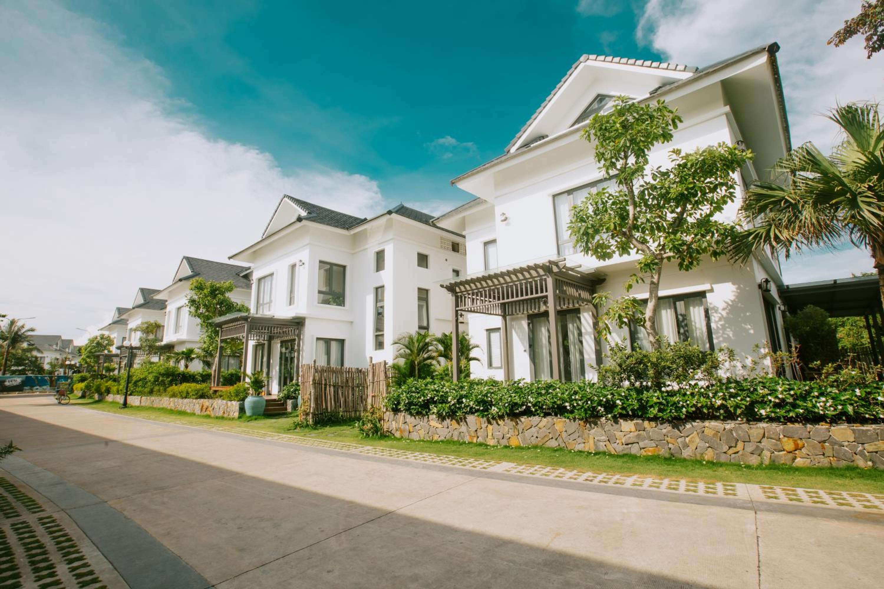 Four-Bedroom Villa with Garden View
