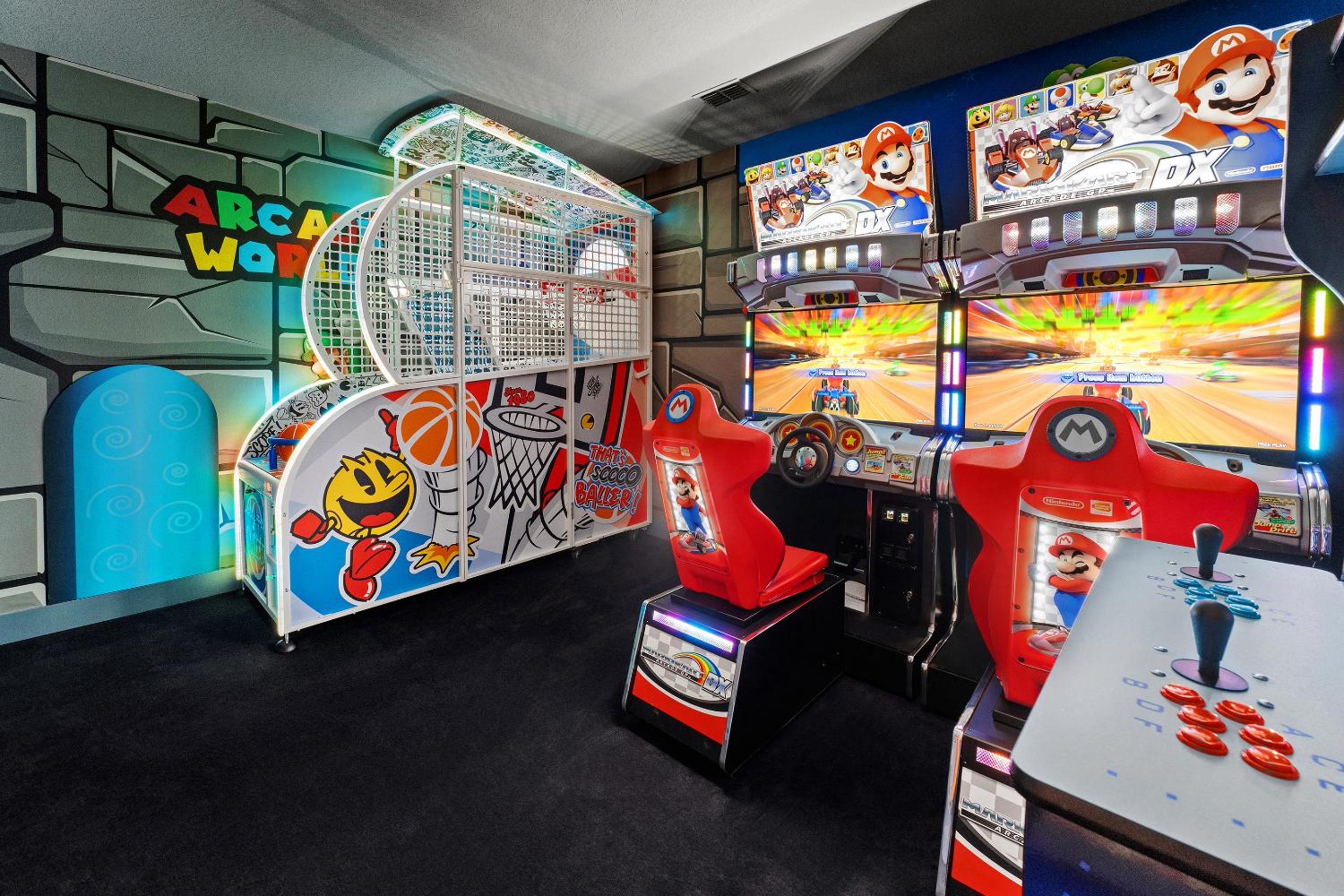 6 Bedroom Estate with Private Pool, Kitchen, Theater & Arcade